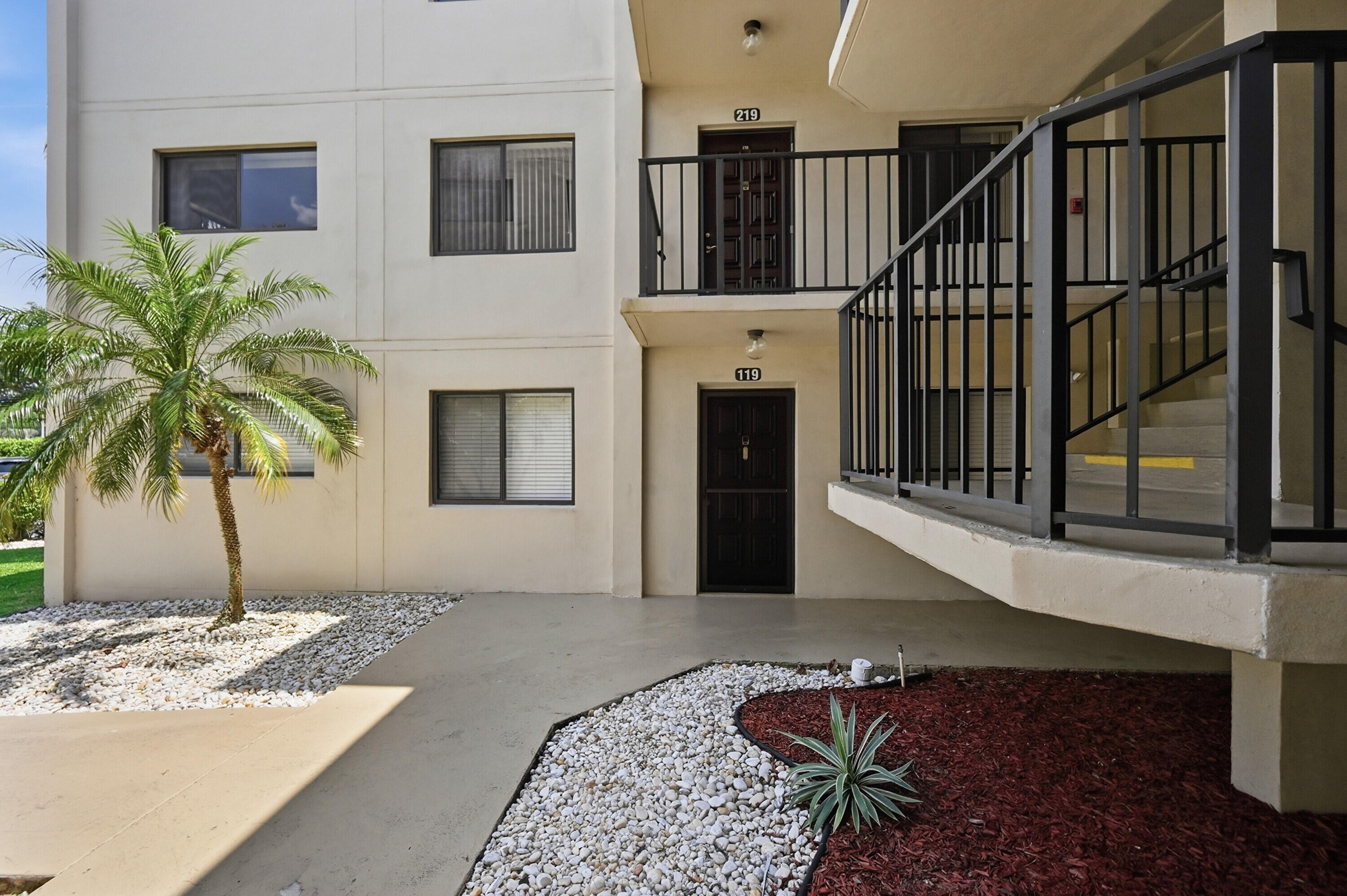 5370 Las Verdes Circle 219 Property Photo 18
