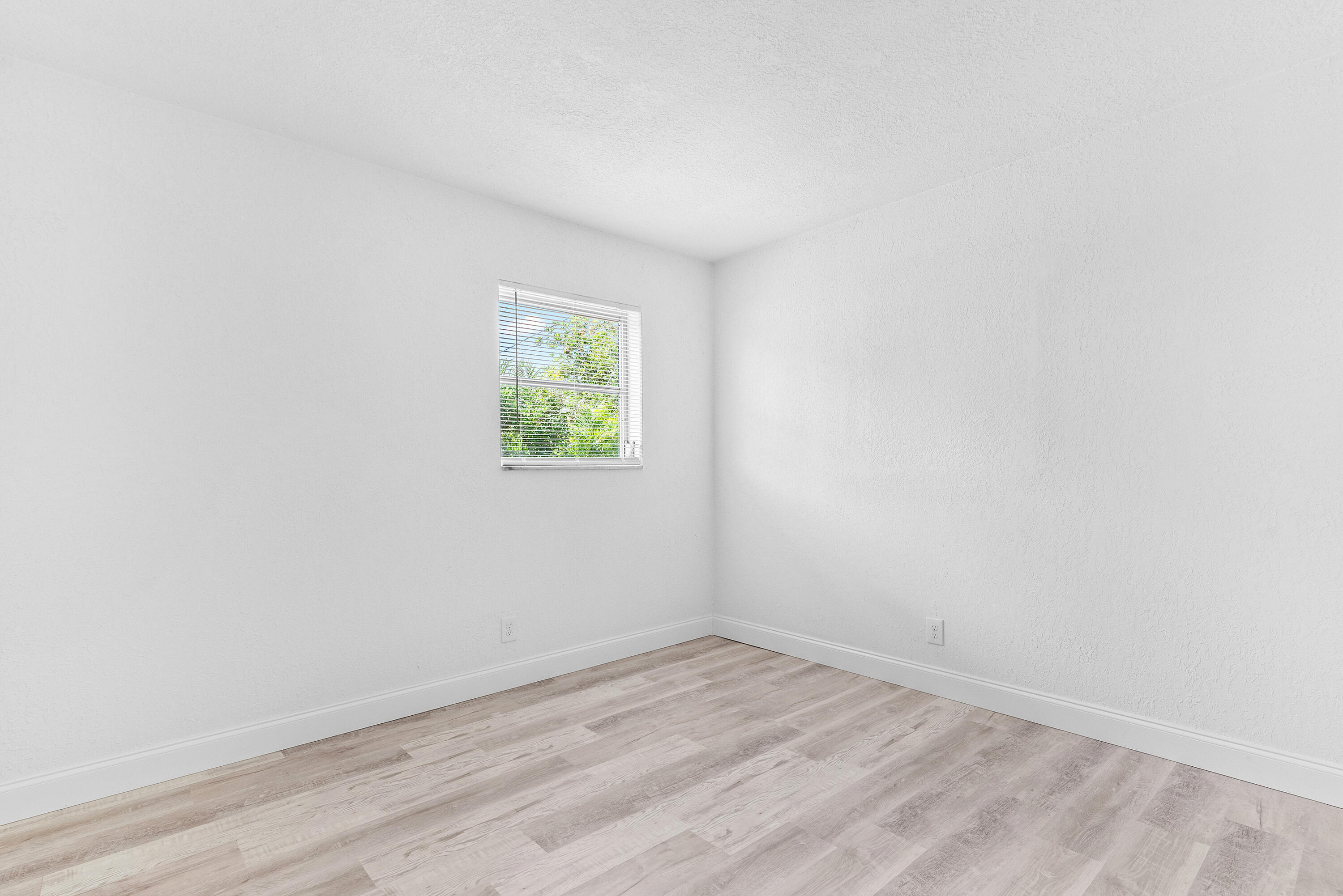 308 Stillwater Drive Property Photo 16