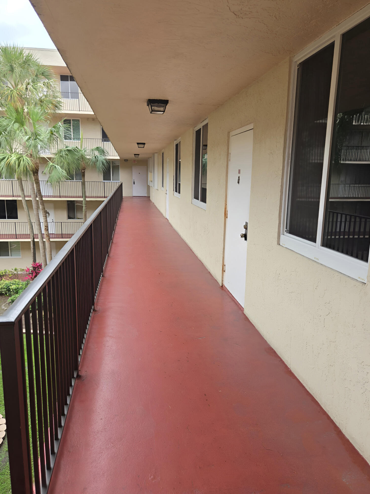 3253 Riverside Drive D-301 Property Photo 15