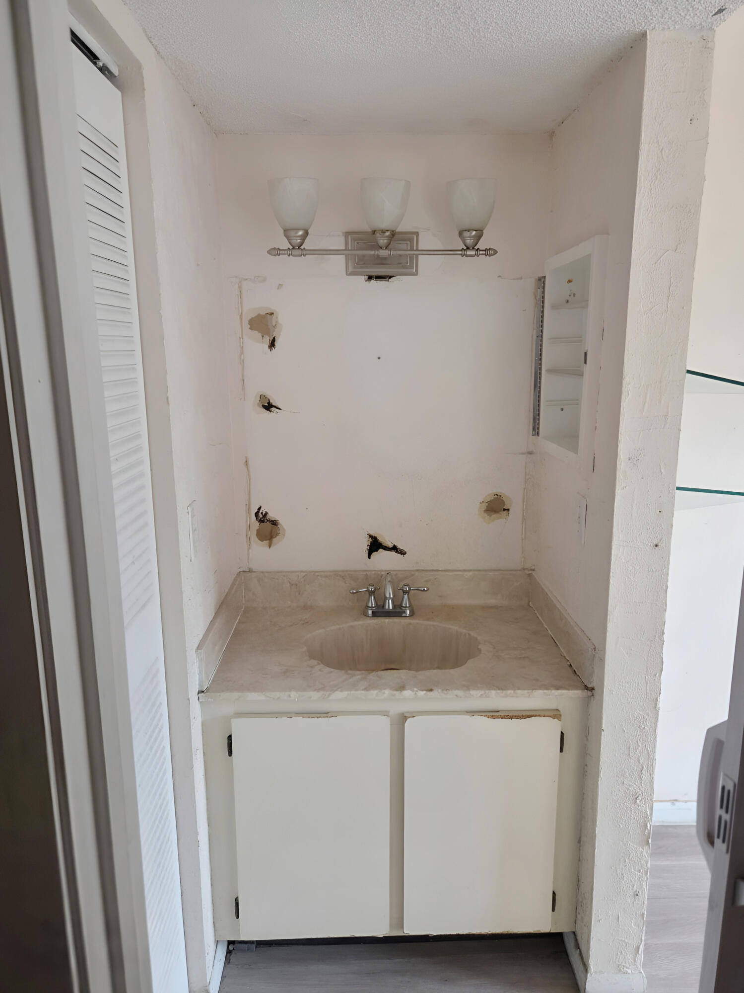 3253 Riverside Drive D-301 Property Photo 16