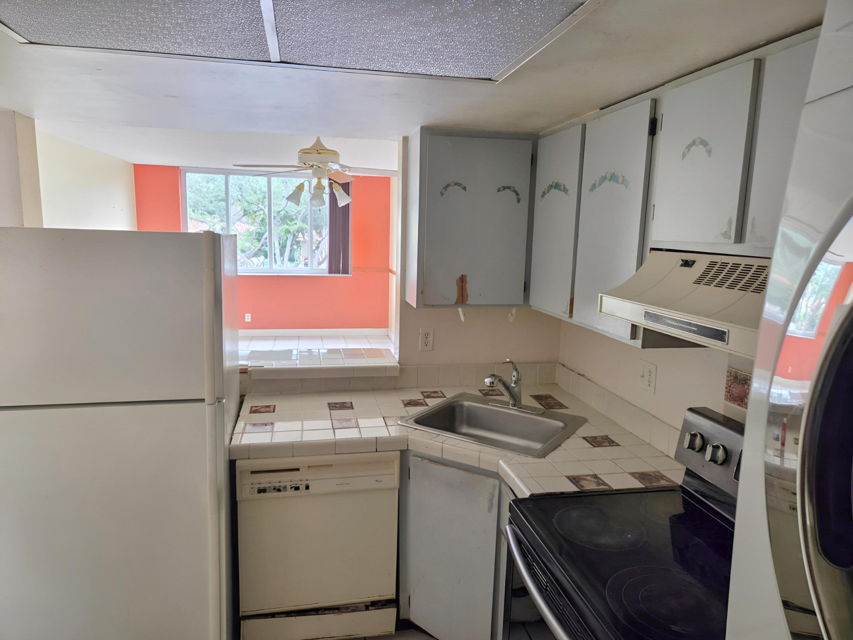 3253 Riverside Drive D-301 Property Photo 20