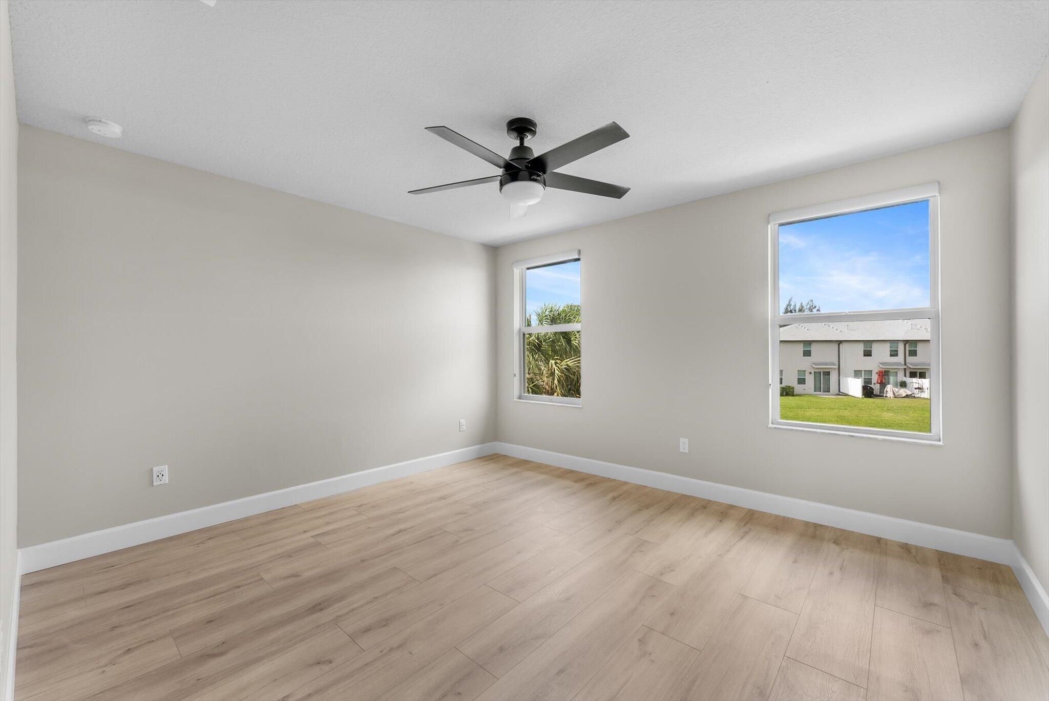 5661 Mentmore Drive Property Photo 14