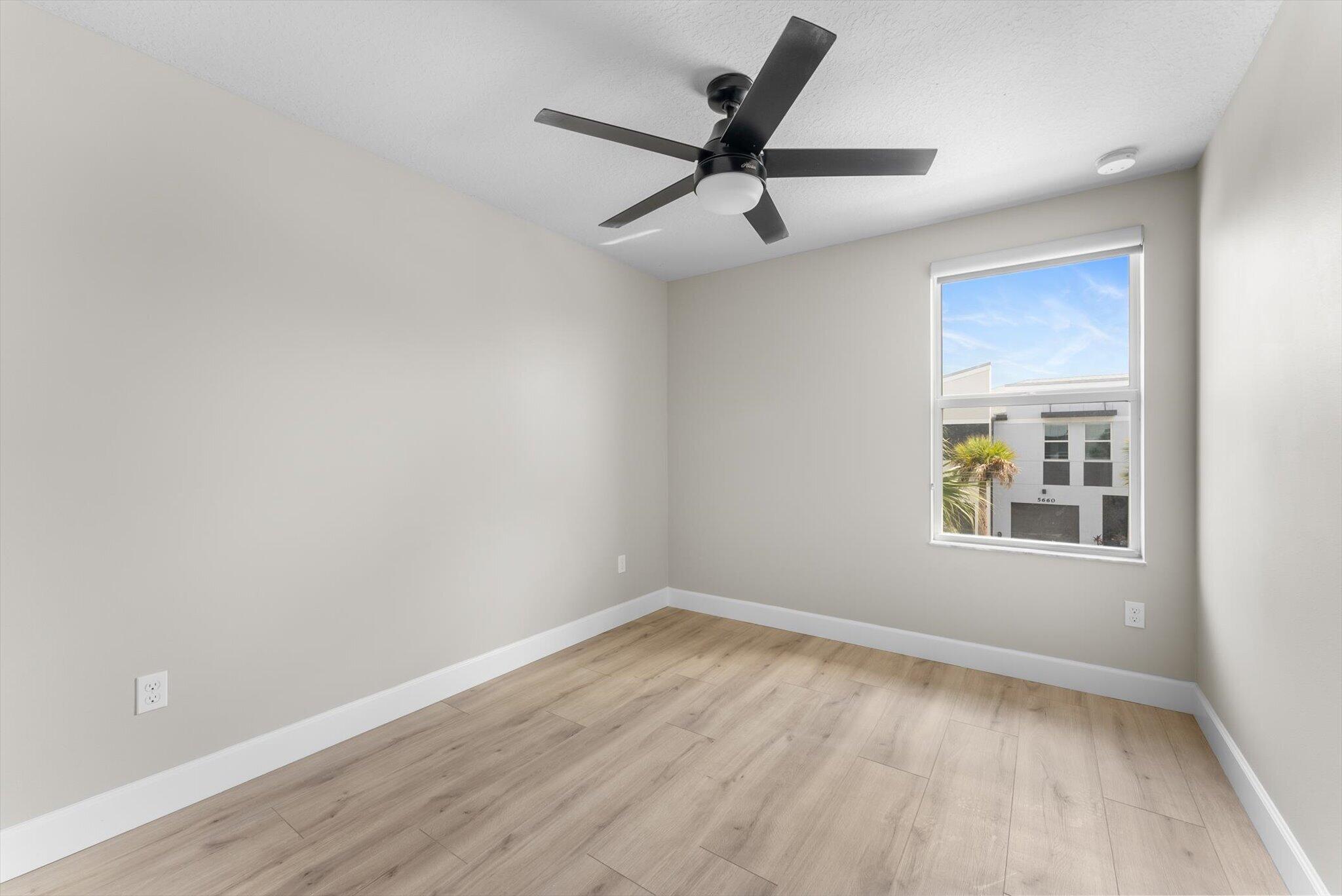 5661 Mentmore Drive Property Photo 20