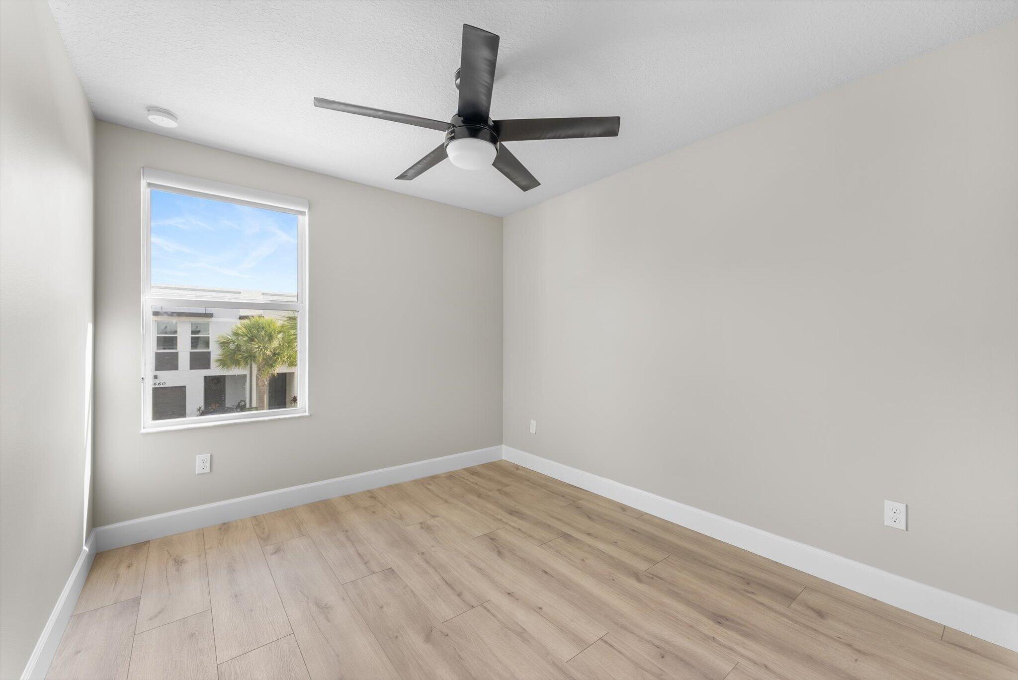 5661 Mentmore Drive Property Photo 22