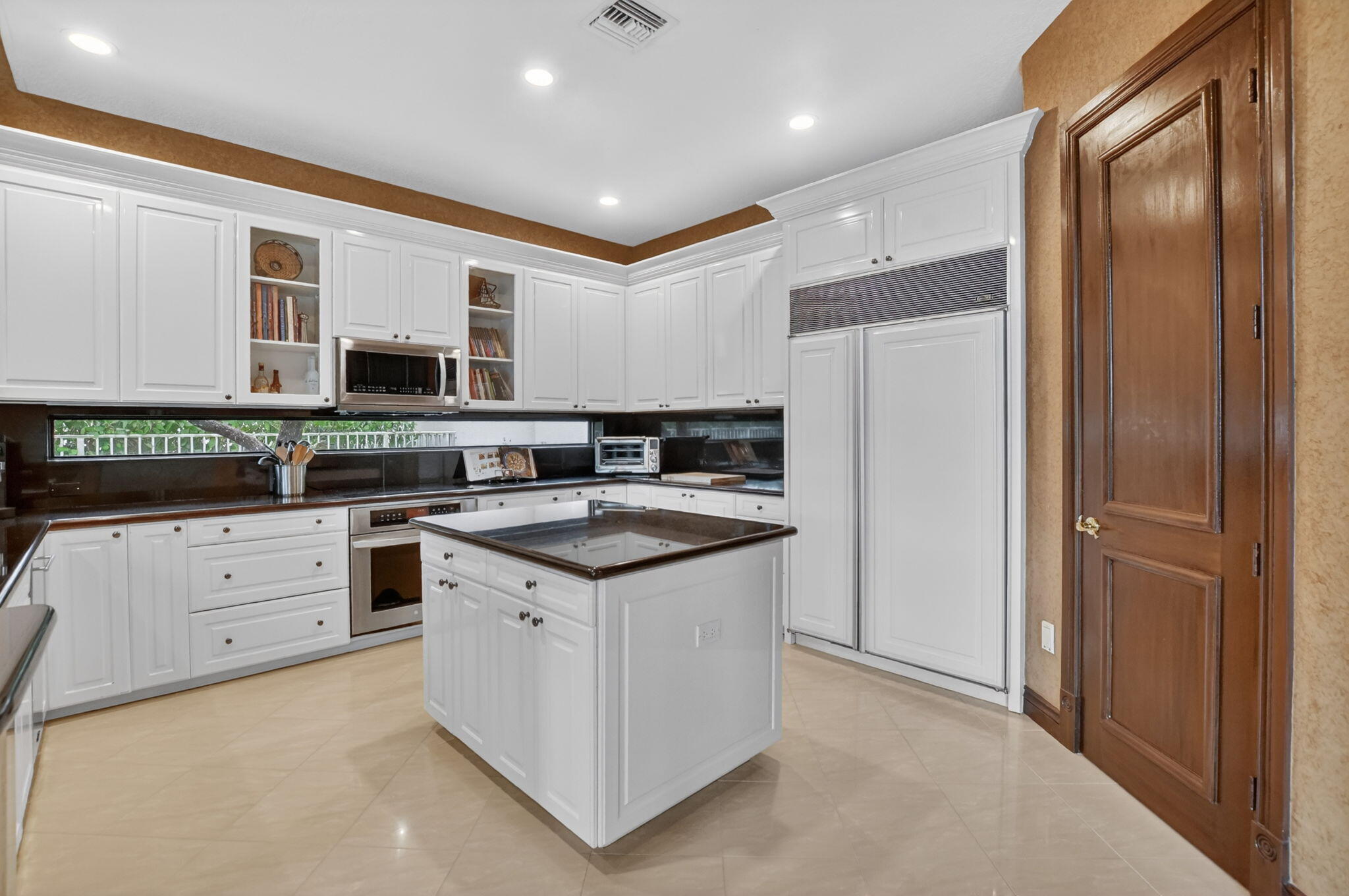 19220 Fox Landing Drive Property Photo 10