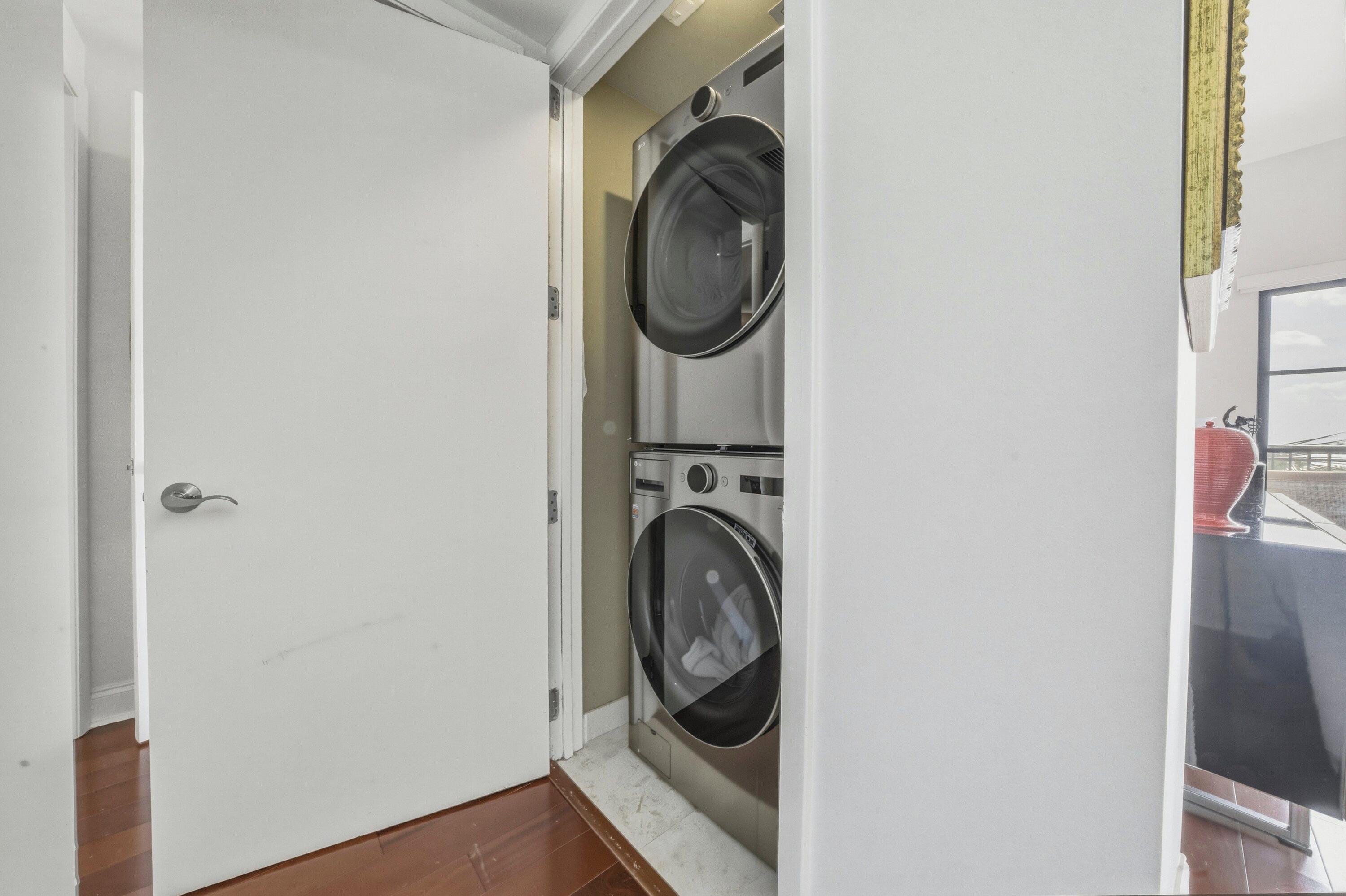 2509 N Ocean Boulevard 676 Property Photo 22