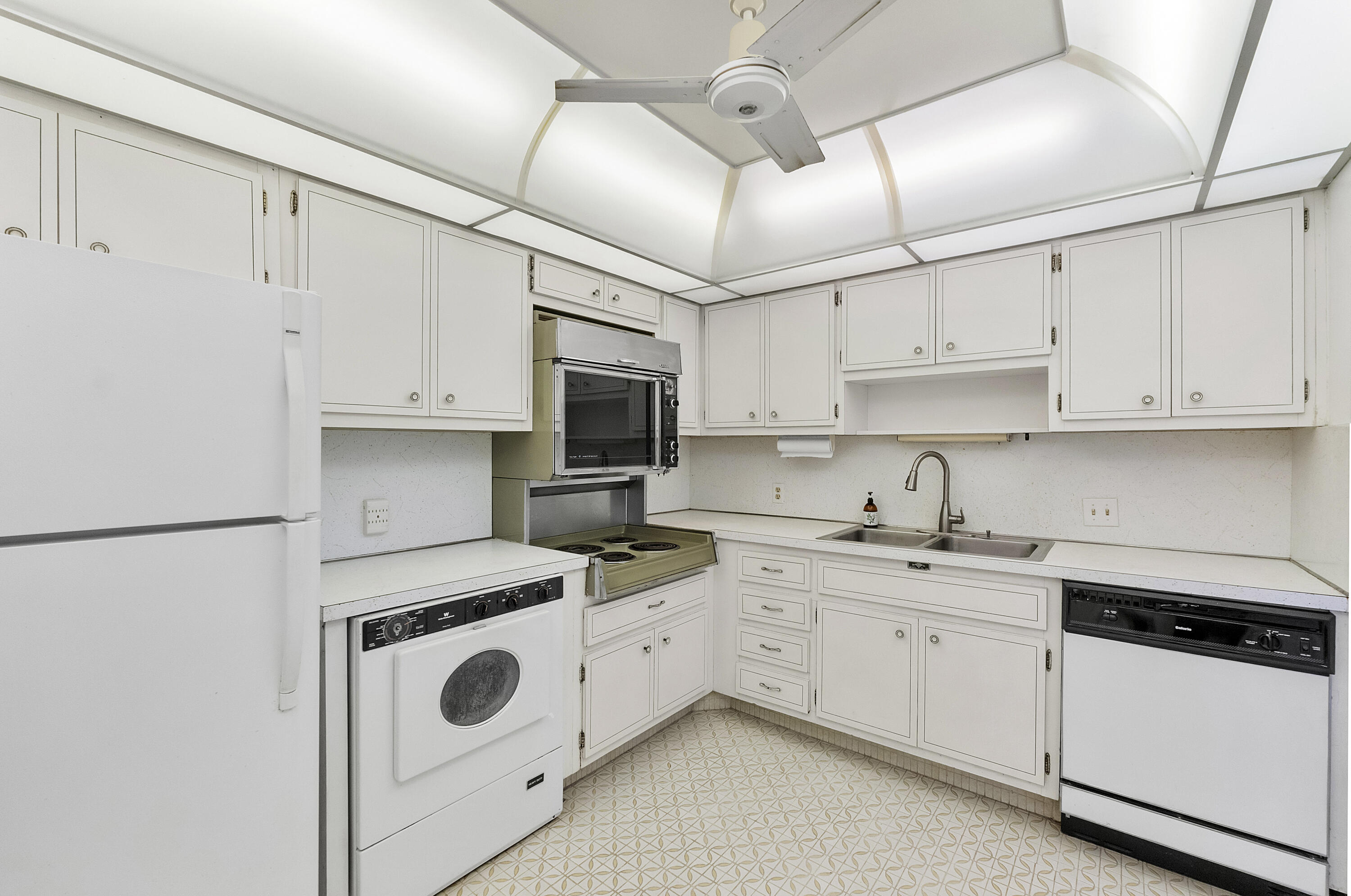 1500 S Ocean Boulevard 1101 Property Photo 11