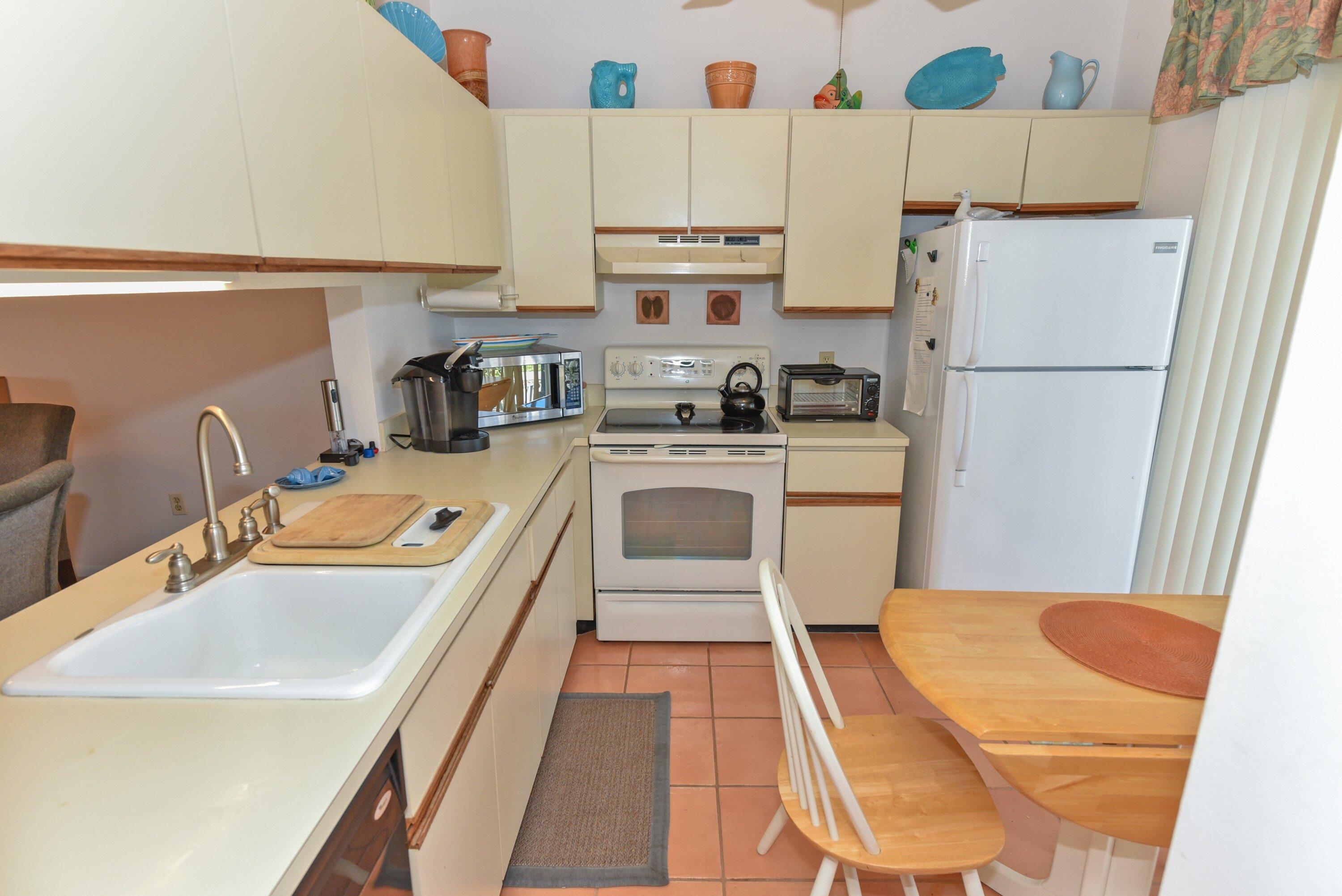 1637 Ne Nautical Place 802 Property Photo 5