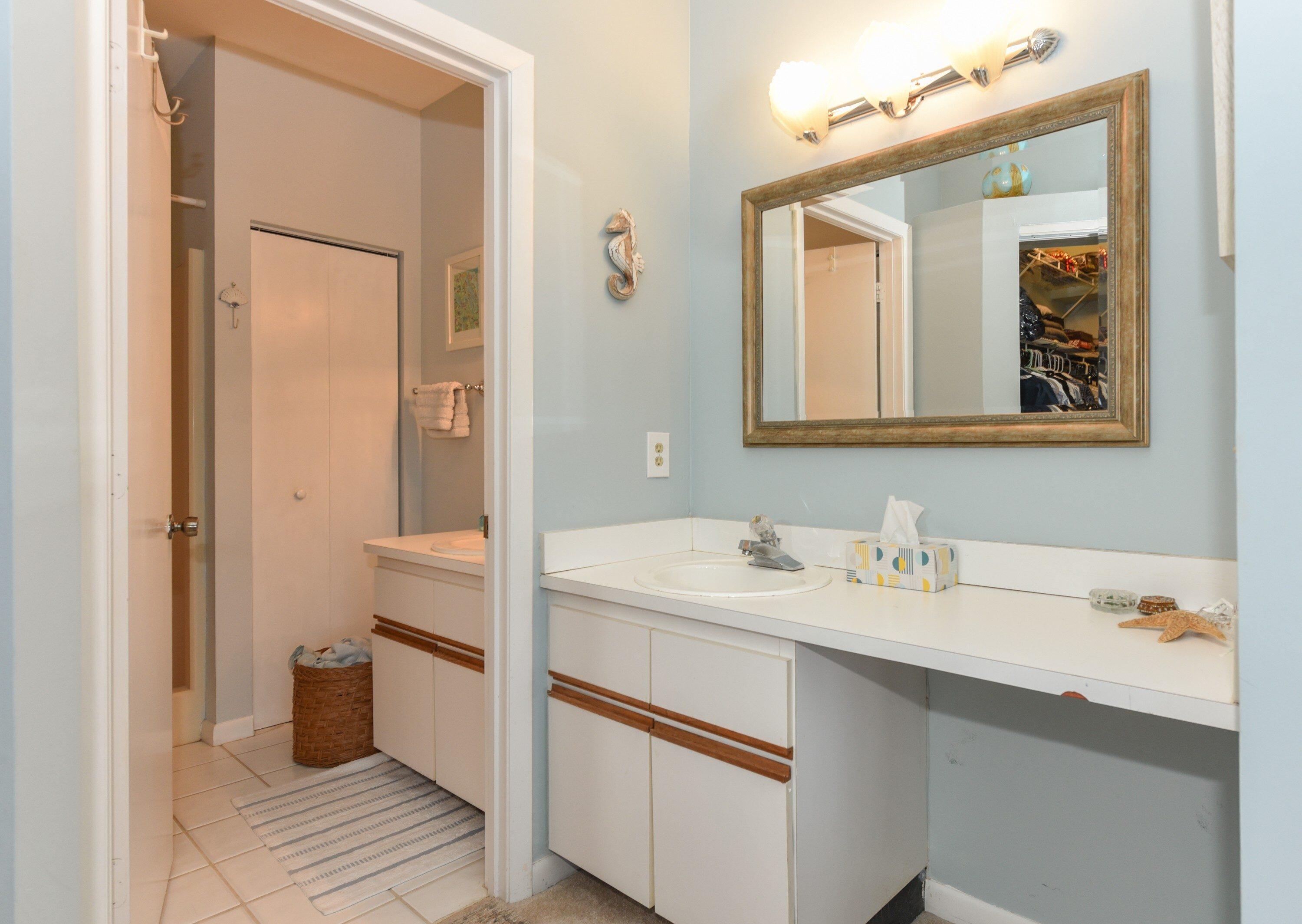 1637 Ne Nautical Place 802 Property Photo 18