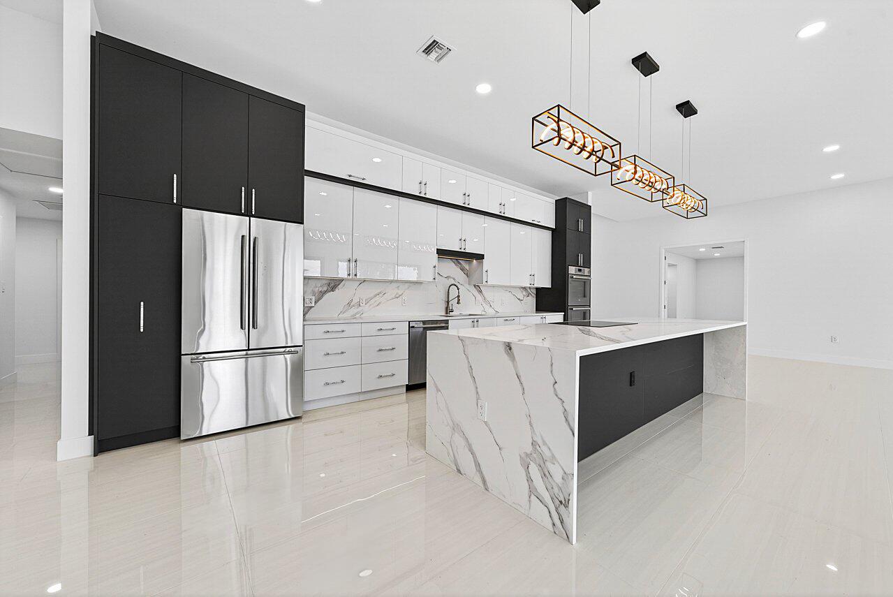 4887 Bocaire Boulevard Property Photo 17