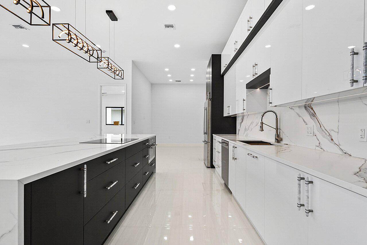 4887 Bocaire Boulevard Property Photo 18