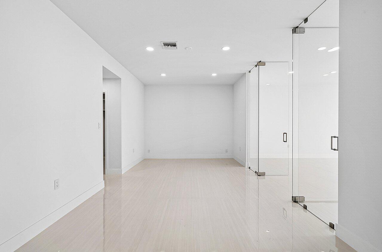 4887 Bocaire Boulevard Property Photo 25