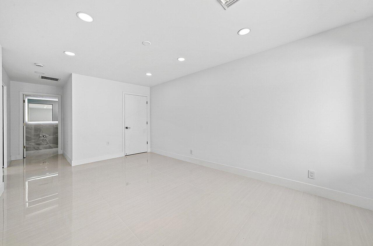 4887 Bocaire Boulevard Property Photo 44