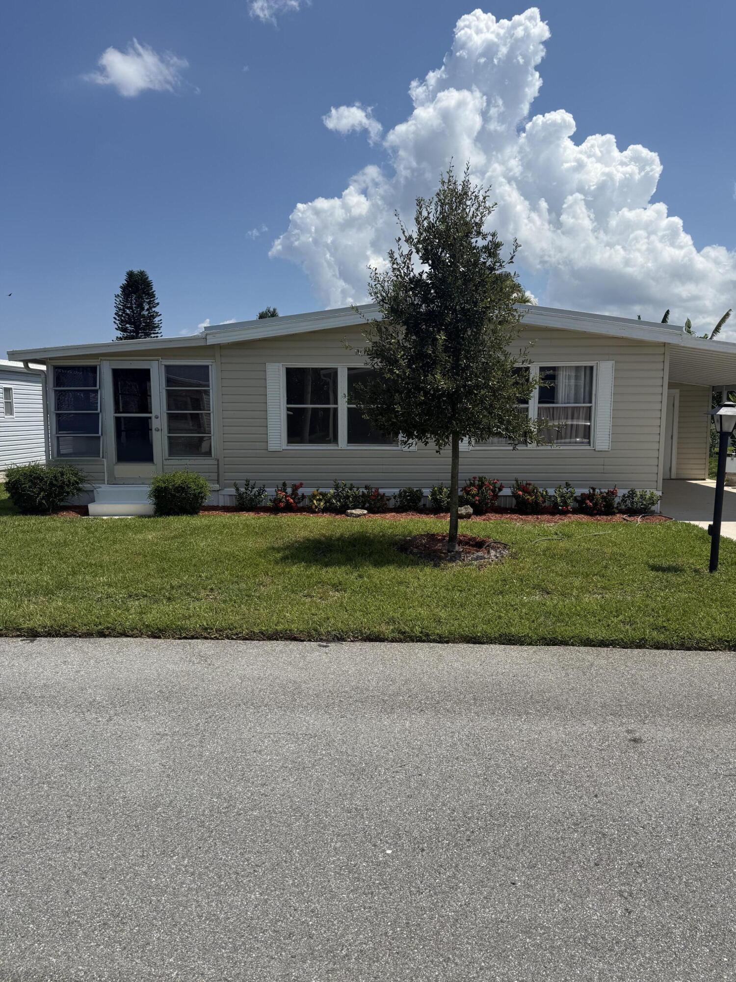 463 Onyx Way Property Photo 2
