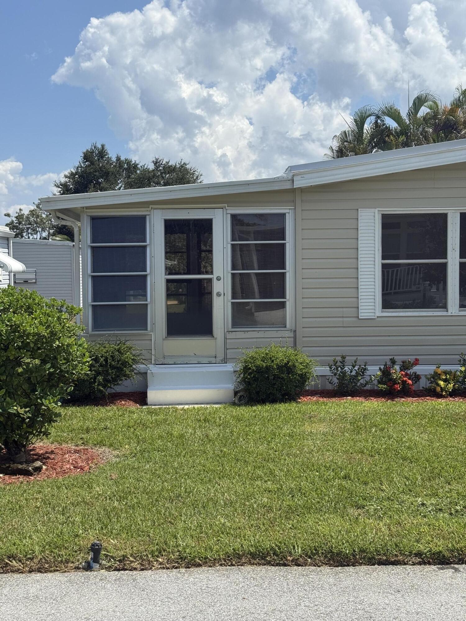 463 Onyx Way Property Photo 3