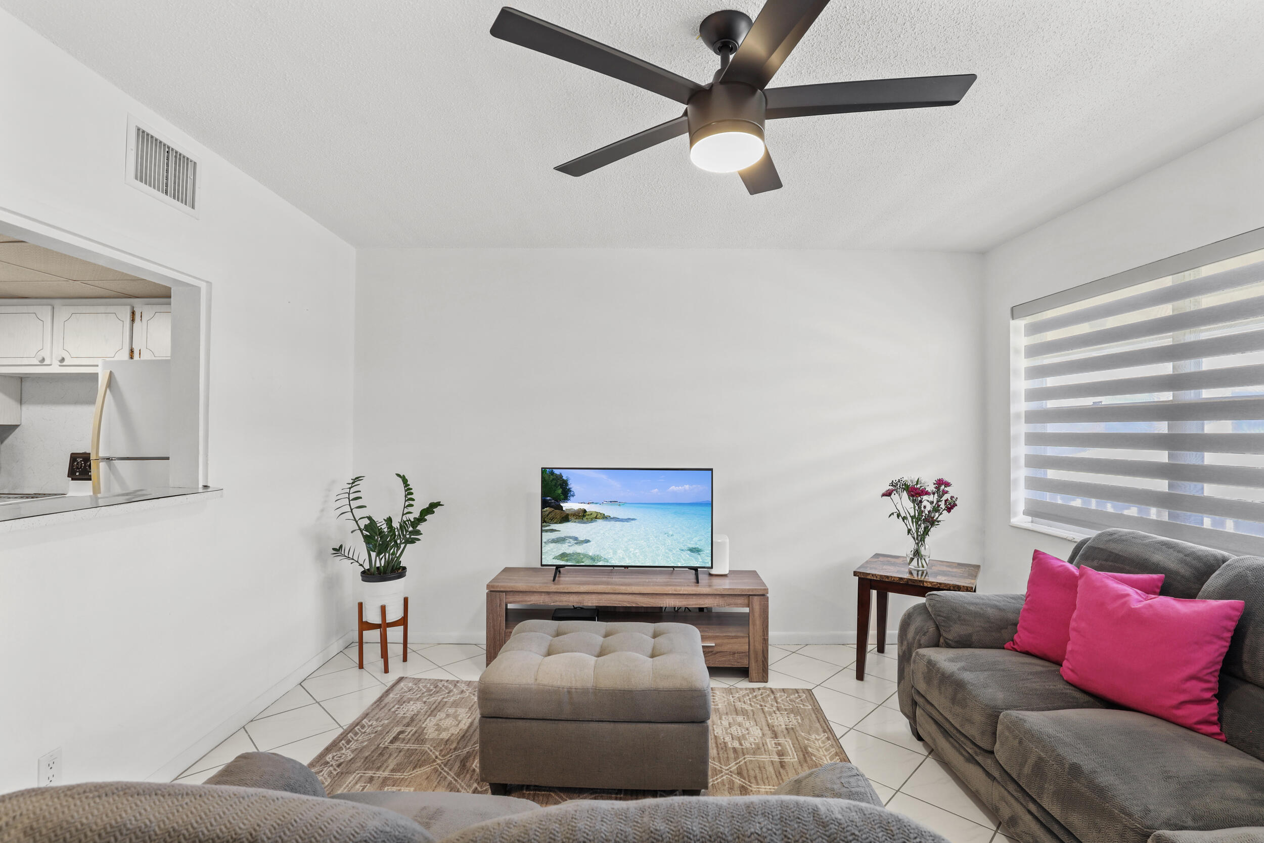 215 Sheffield I Property Photo 4