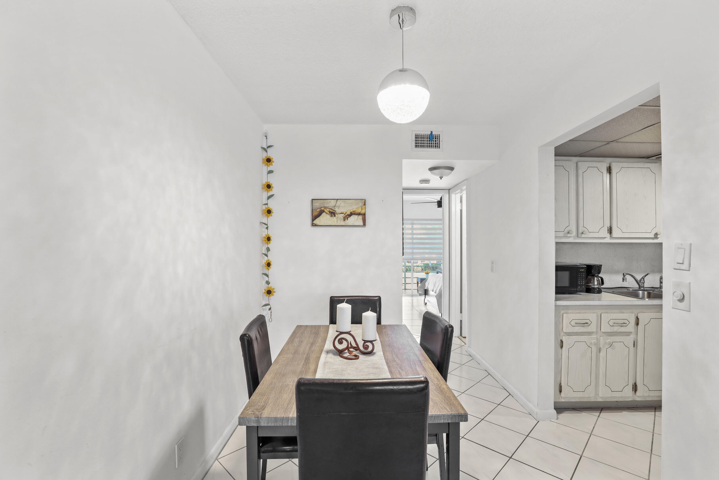 215 Sheffield I Property Photo 6