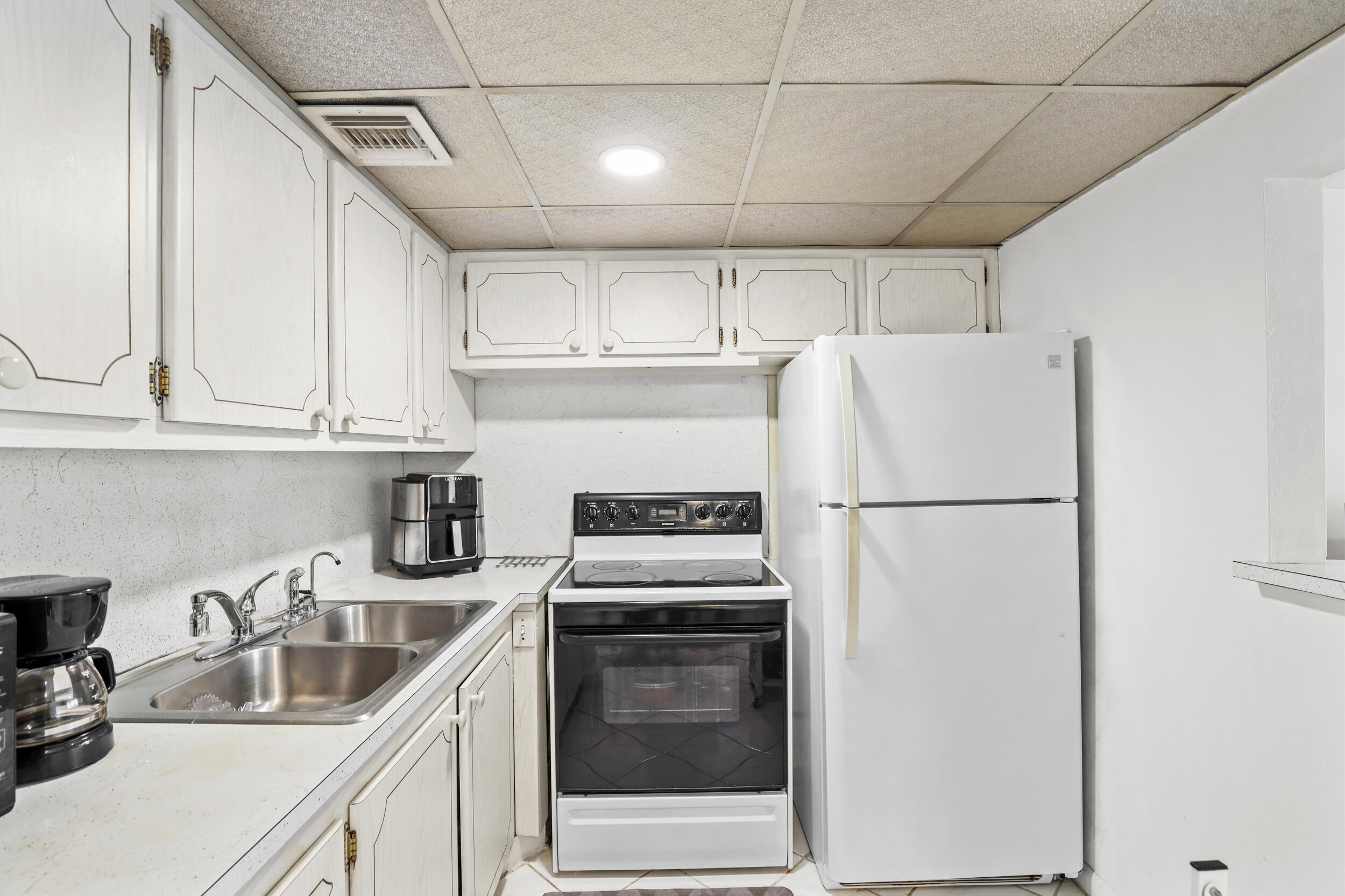 215 Sheffield I Property Photo 8