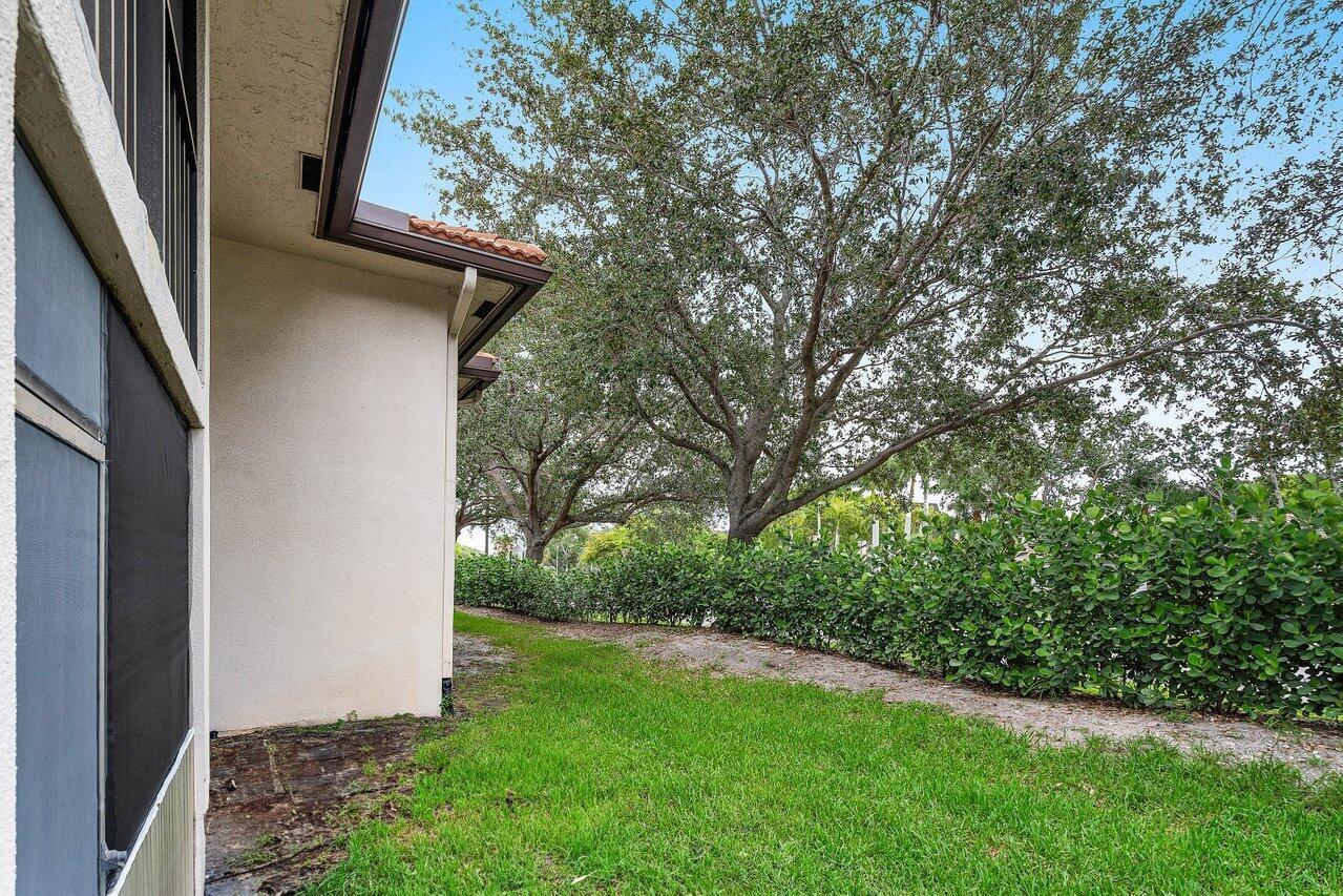 5200 E Club Circle 106 Property Photo 21