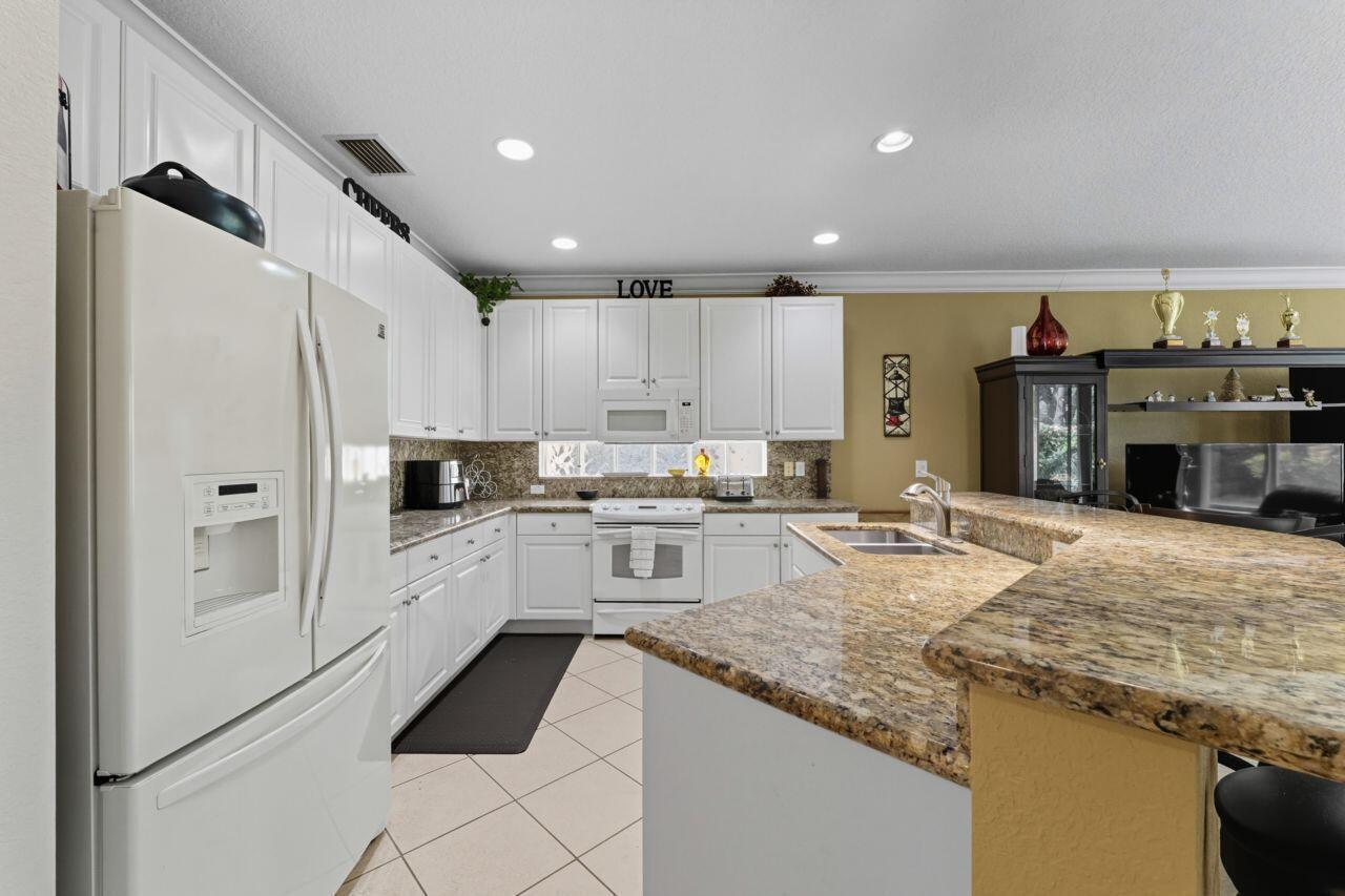 8492 Breezy Oak Way Property Photo 6