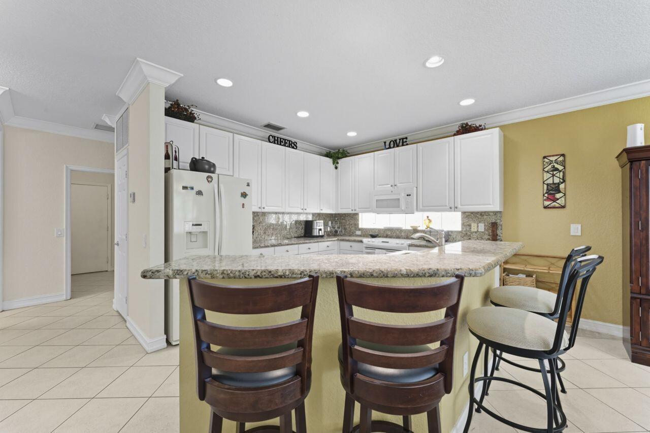 8492 Breezy Oak Way Property Photo 9