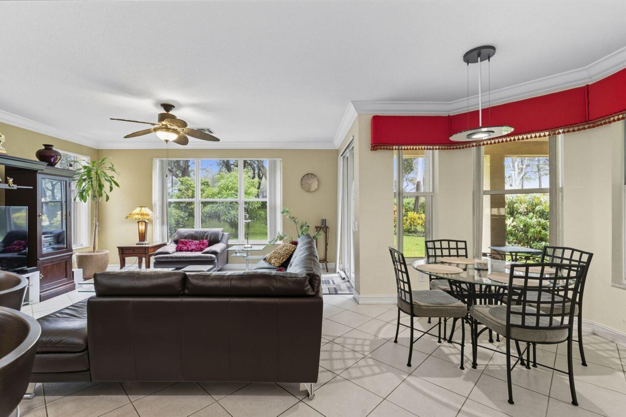 8492 Breezy Oak Way Property Photo 14