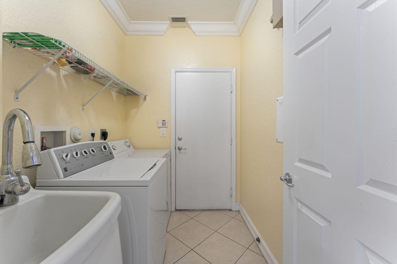 8492 Breezy Oak Way Property Photo 20