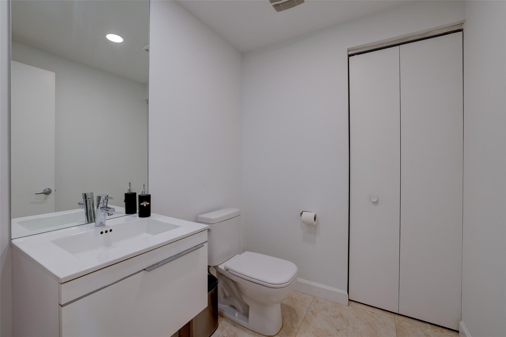 17301 Biscayne Boulevard 406 Property Photo 15