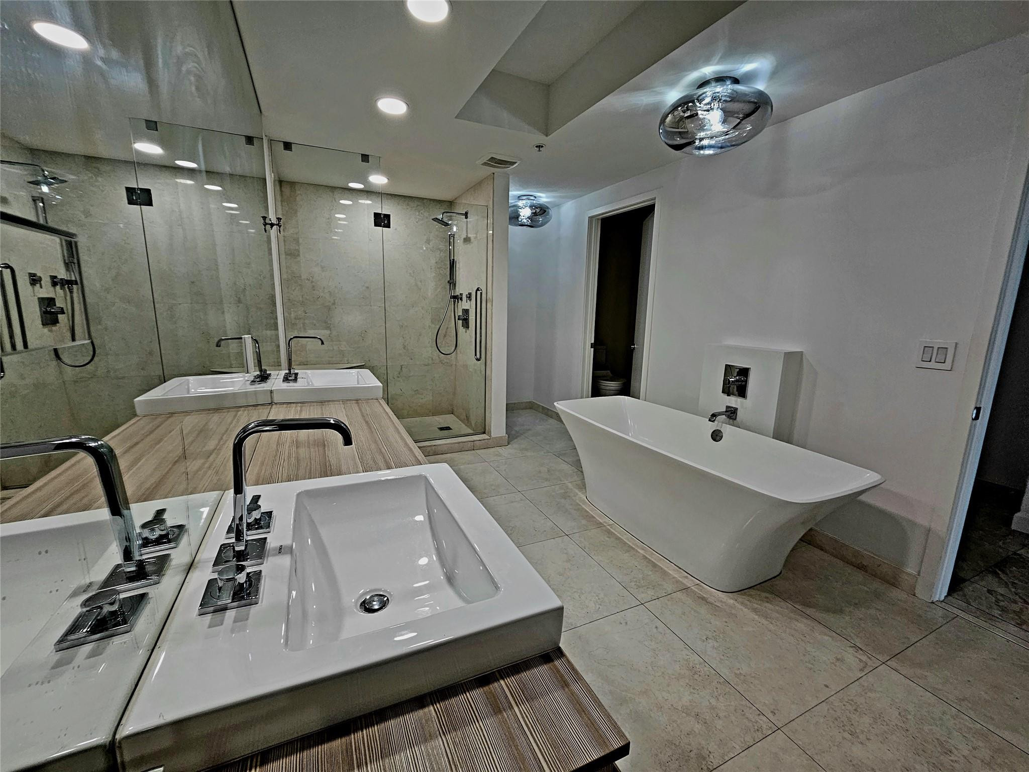 17301 Biscayne Boulevard 406 Property Photo 17