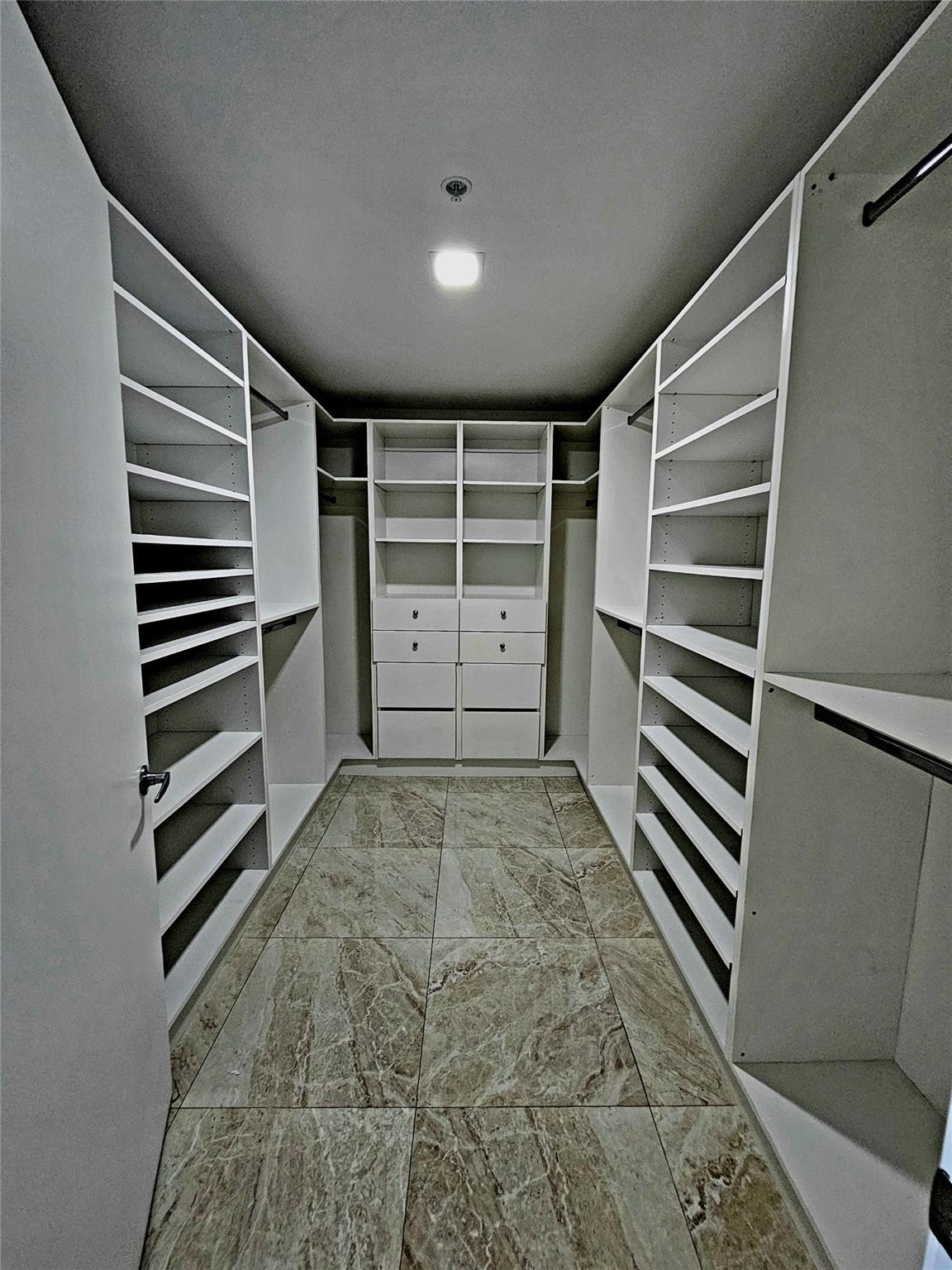 17301 Biscayne Boulevard 406 Property Photo 20