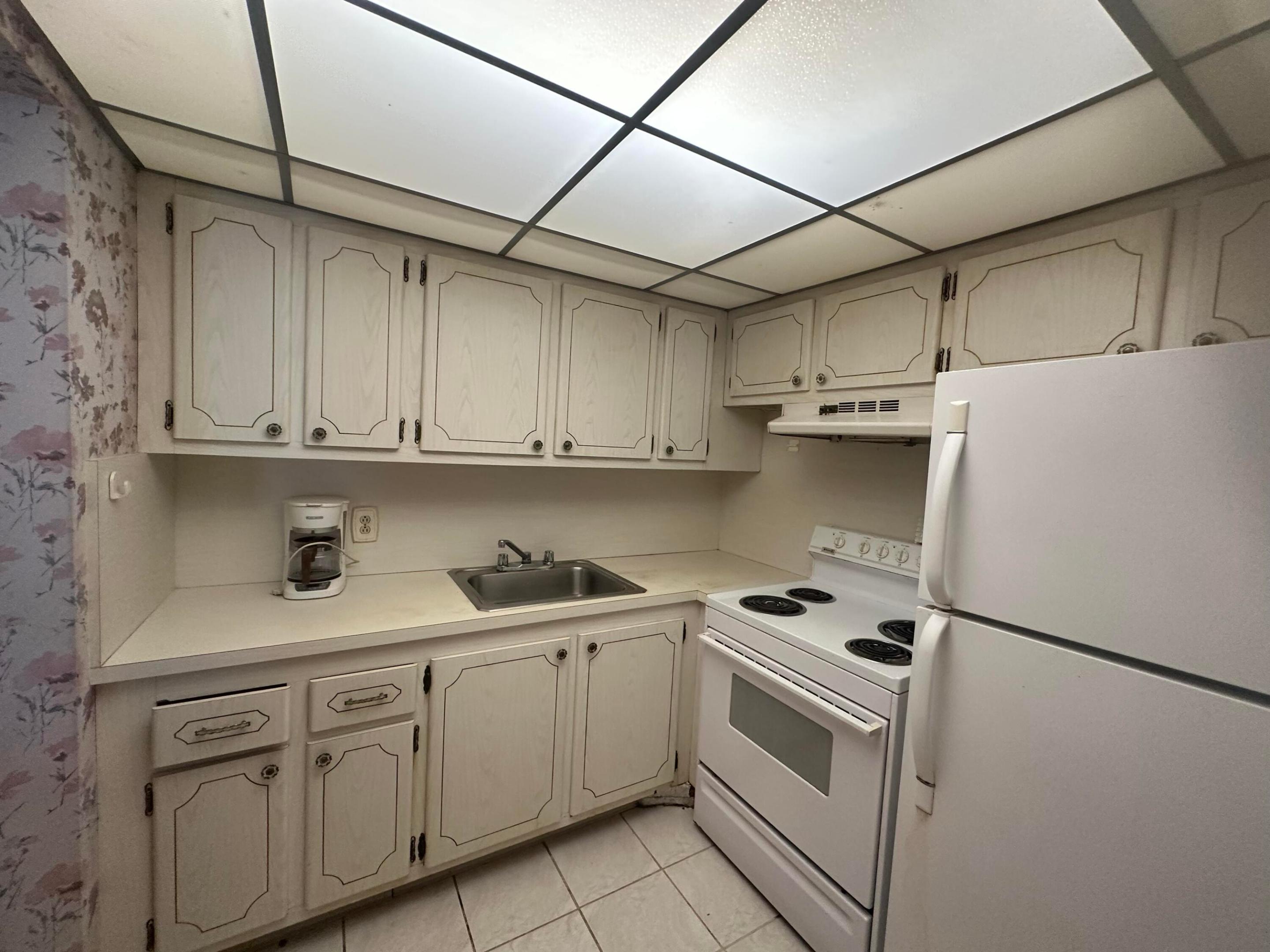 72 Northampton D Property Photo 3