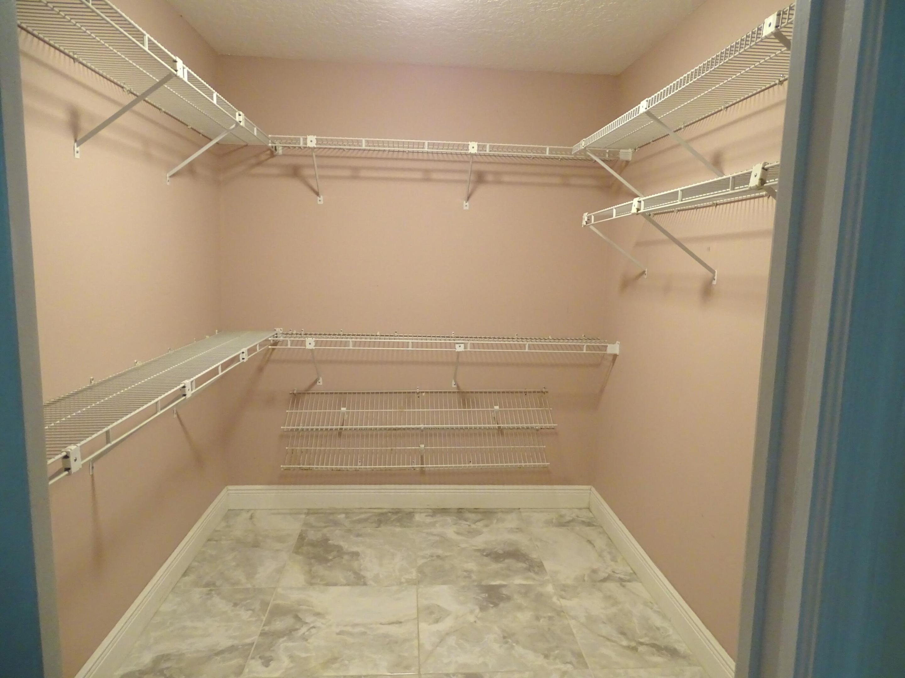 6325 Winding Lake Drive Property Photo 13