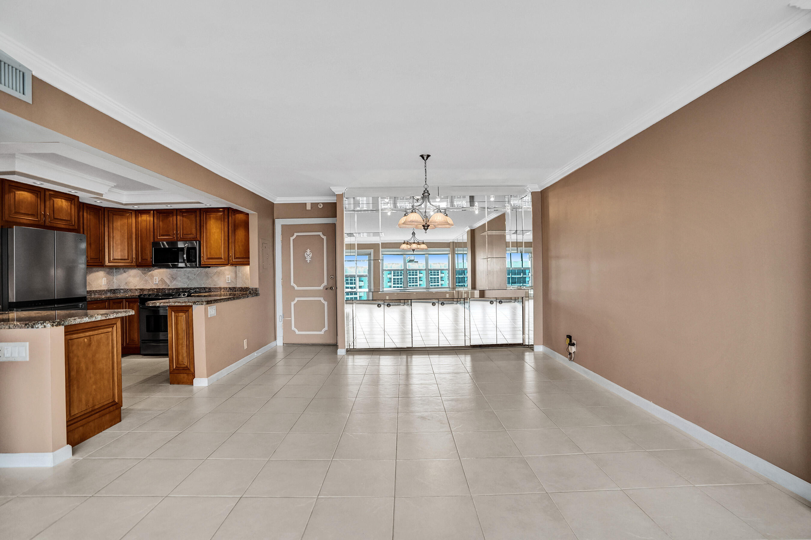 405 N Ocean Boulevard 1803 Property Photo 4
