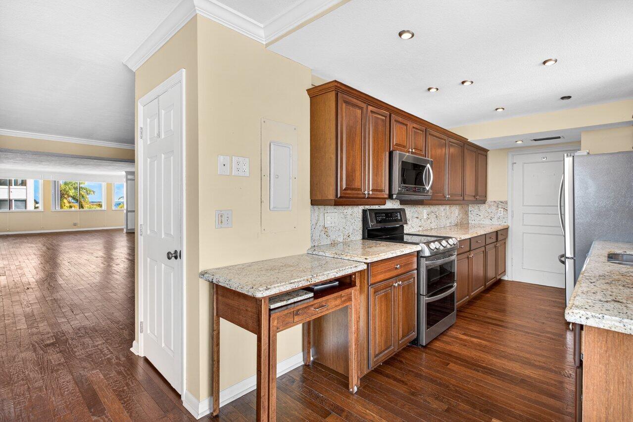 2000 S Ocean Boulevard 403 Property Photo 15
