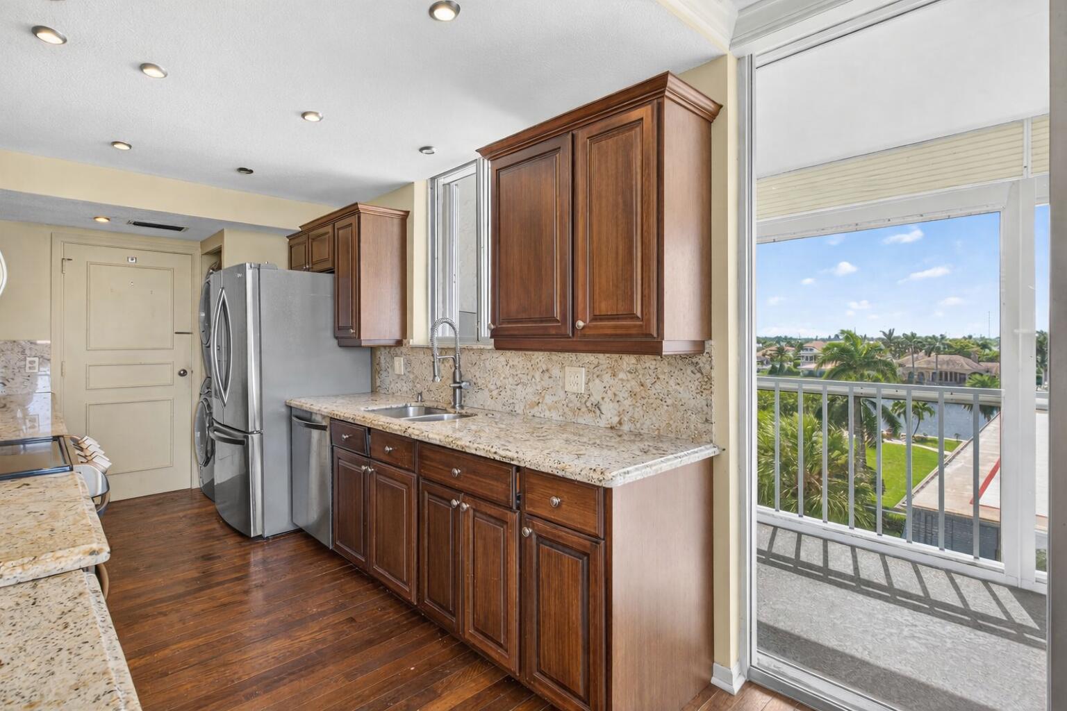 2000 S Ocean Boulevard 403 Property Photo 16