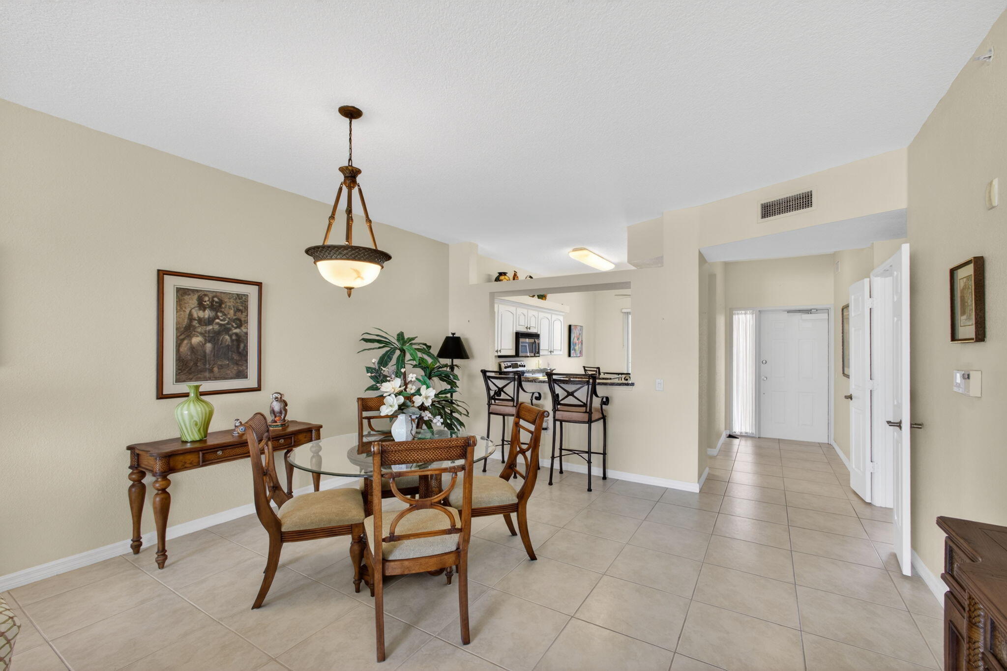 370 Golfview Road 503 Property Photo 7