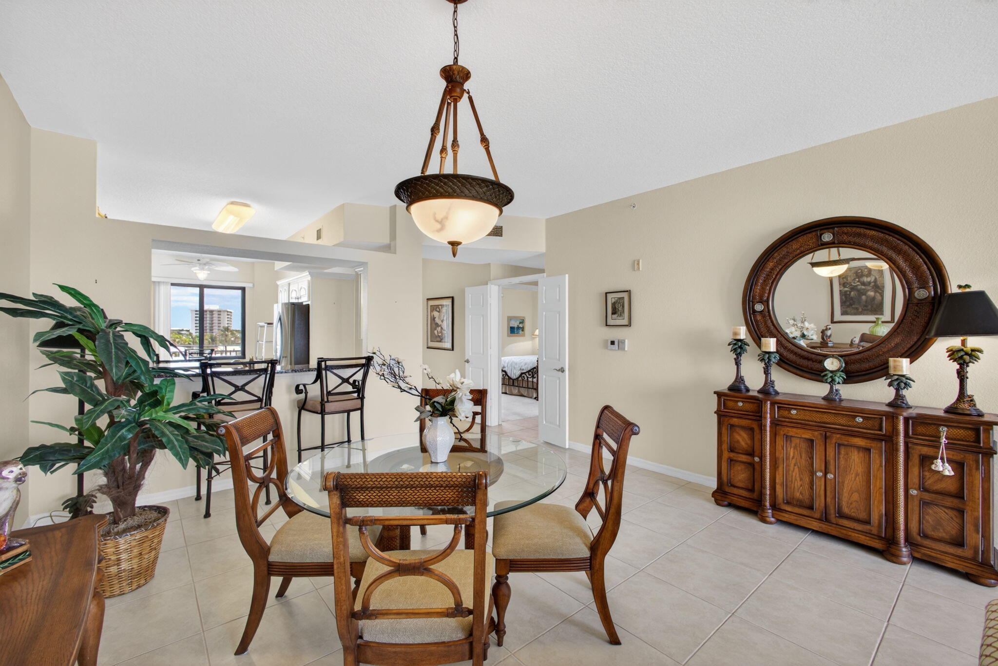 370 Golfview Road 503 Property Photo 8