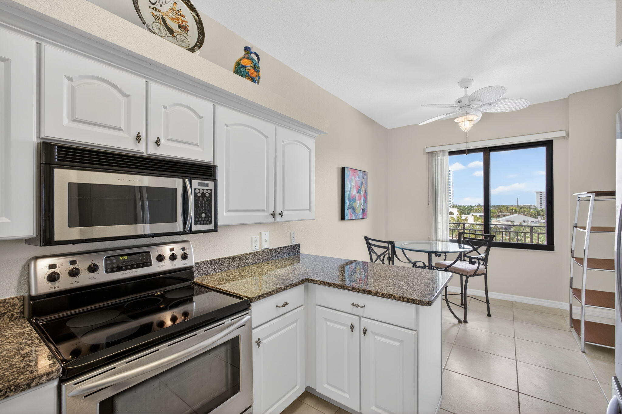 370 Golfview Road 503 Property Photo 18