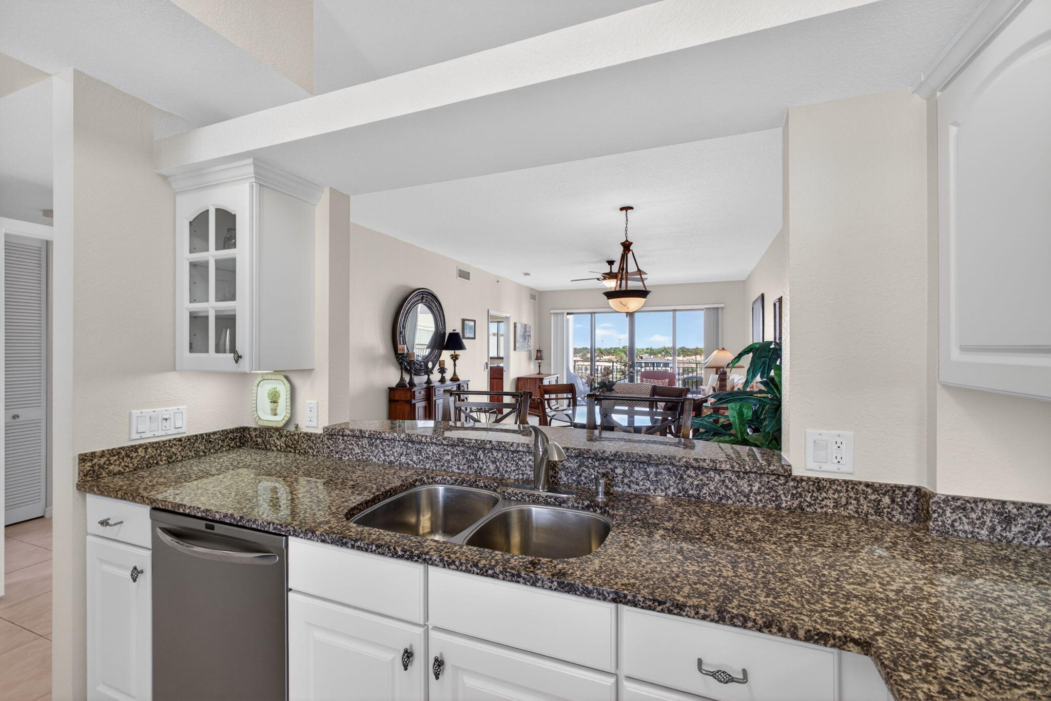 370 Golfview Road 503 Property Photo 23