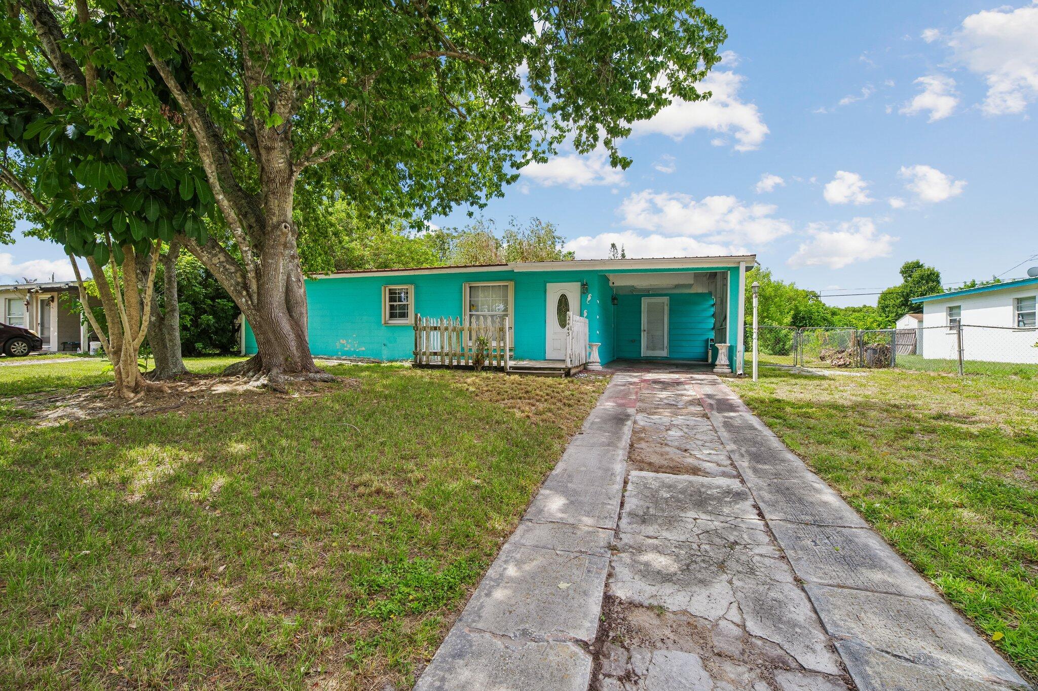 2443 2nd Place Sw Property Photo 1