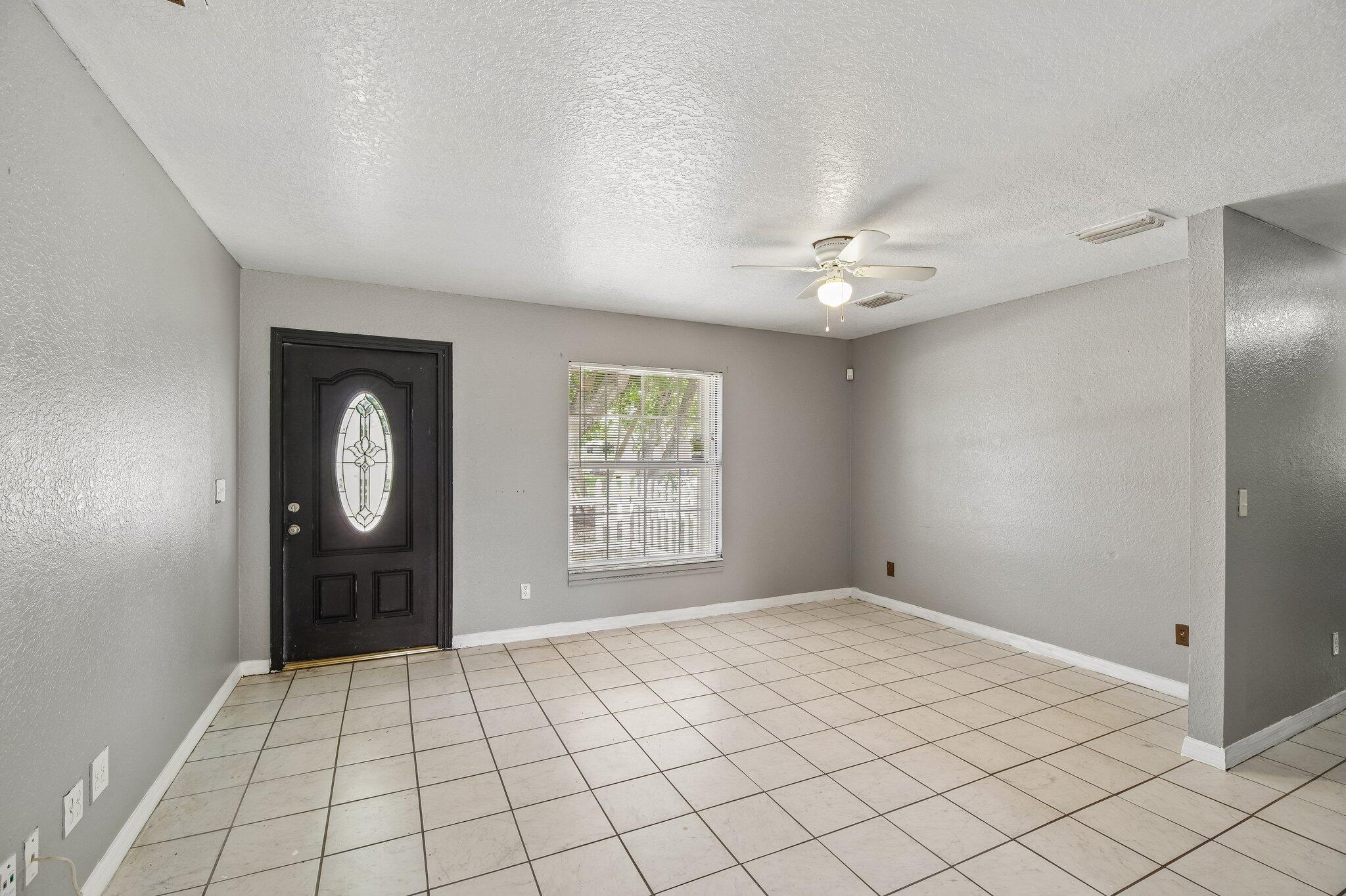 2443 2nd Place Sw Property Photo 5