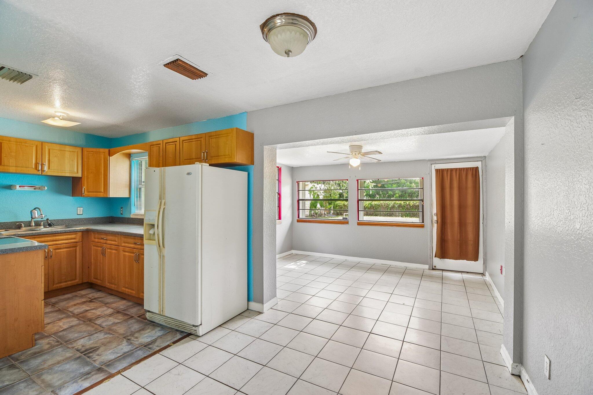 2443 2nd Place Sw Property Photo 7