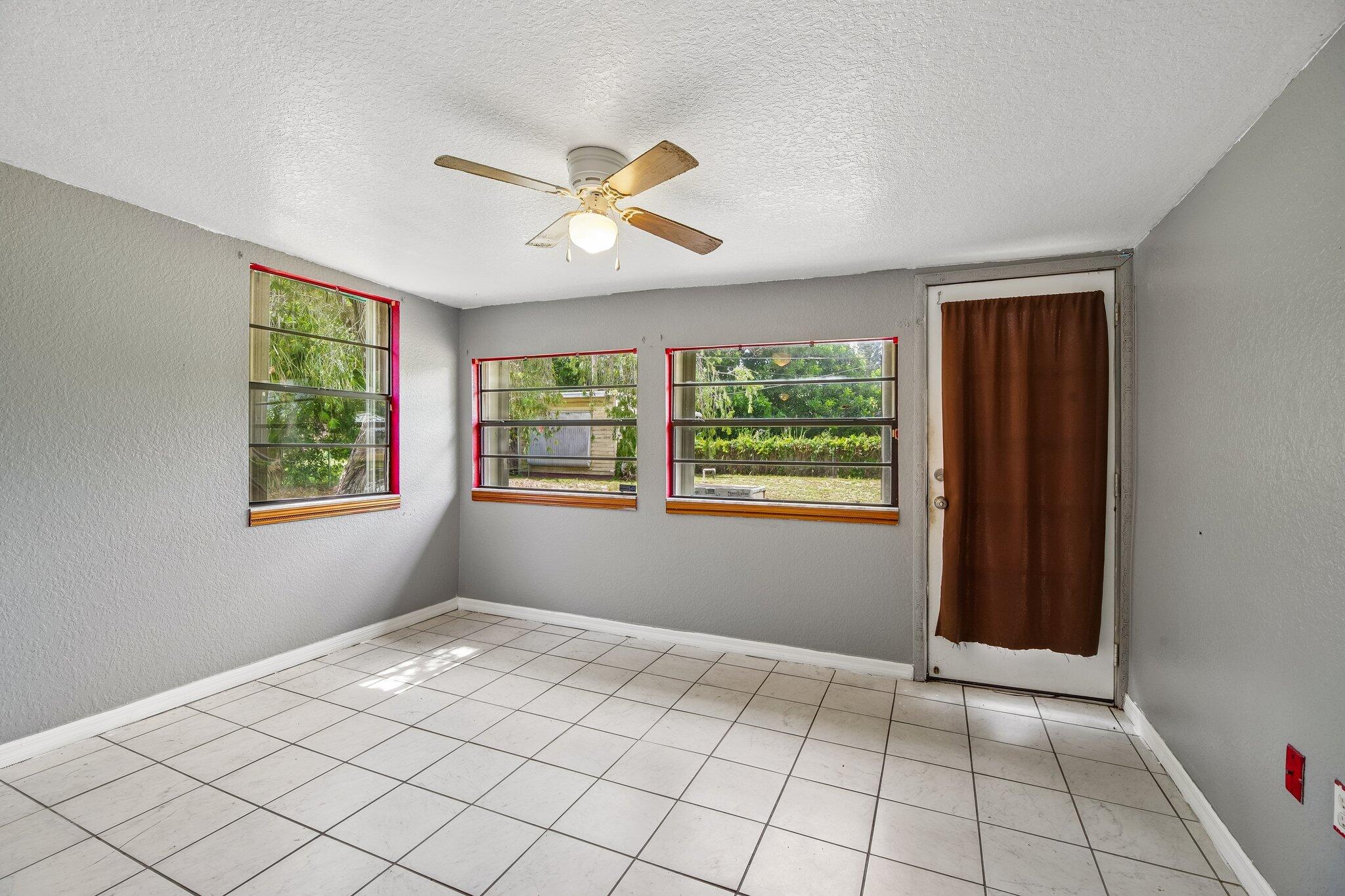 2443 2nd Place Sw Property Photo 11