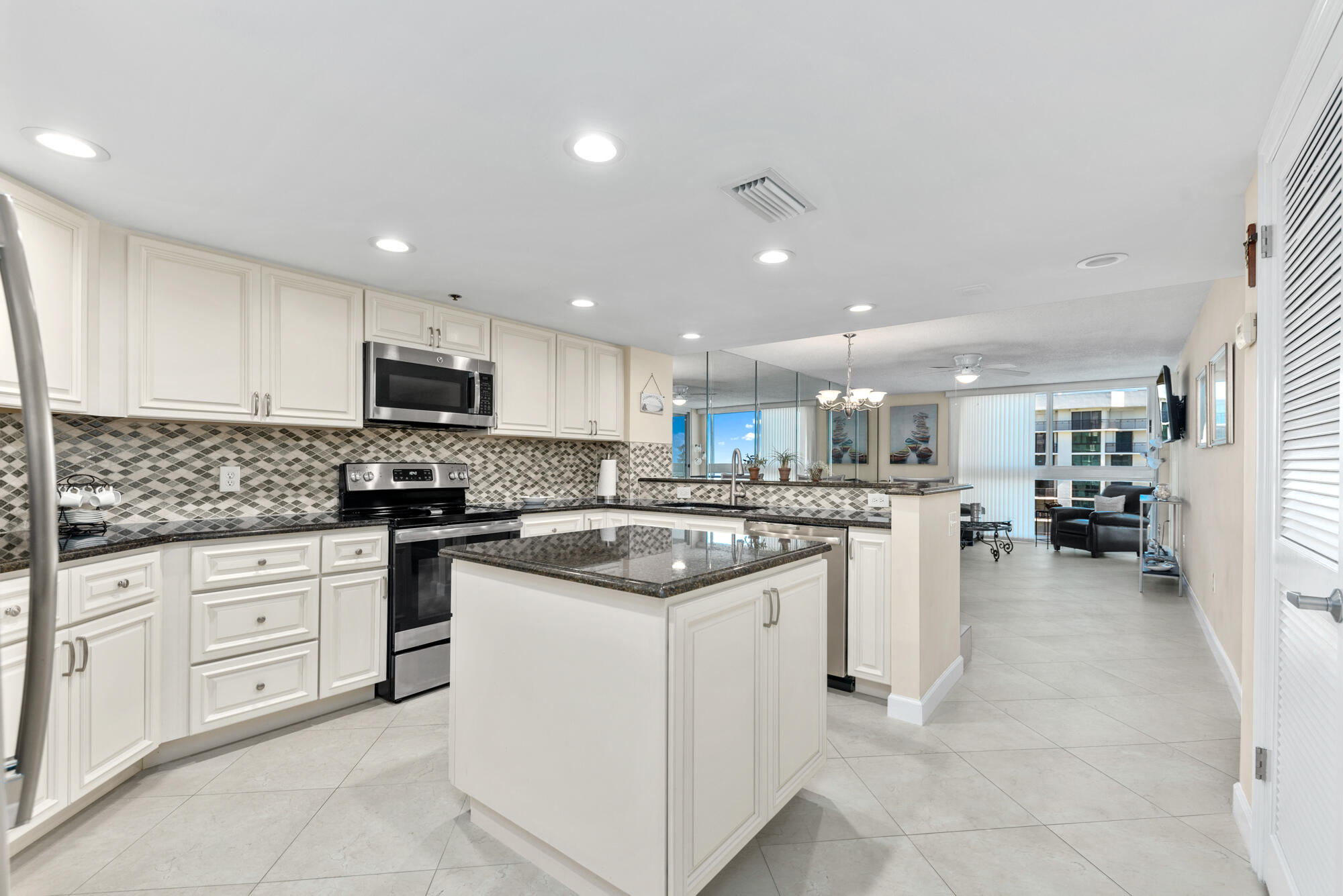 2700 N Highway A1a 902 Property Photo 2
