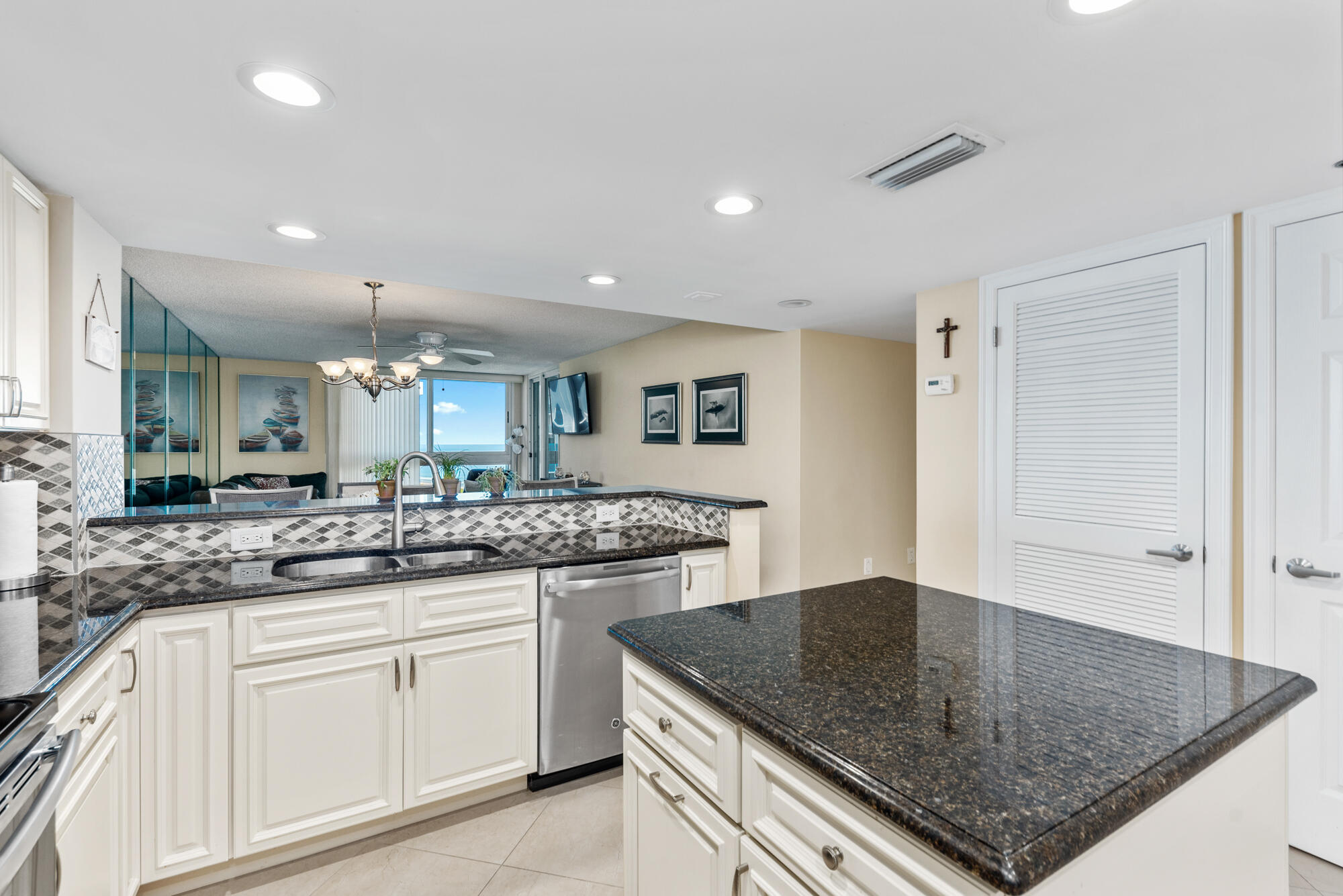 2700 N Highway A1a 902 Property Photo 10