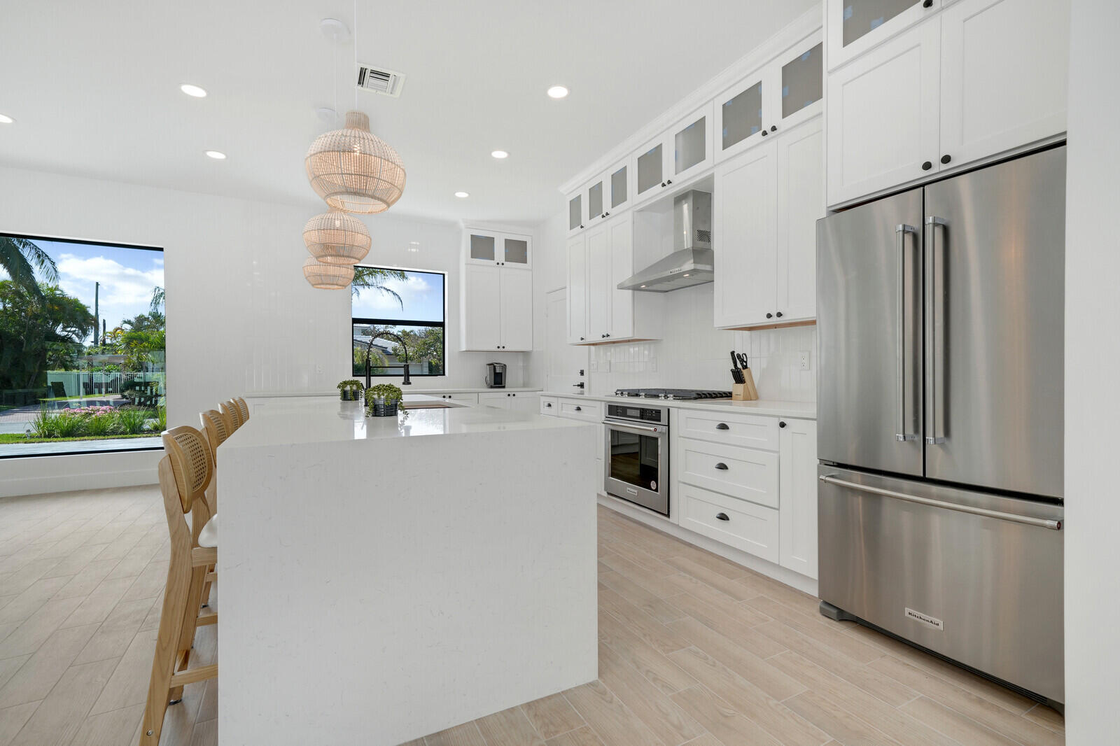 1248 N Harbor Drive Property Photo 18