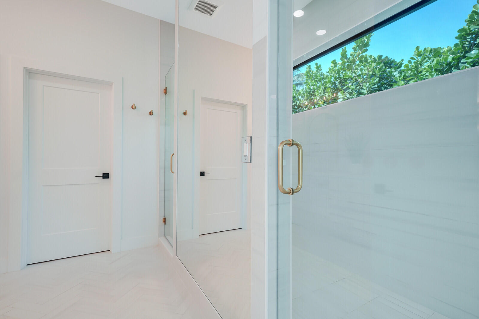 1248 N Harbor Drive Property Photo 30