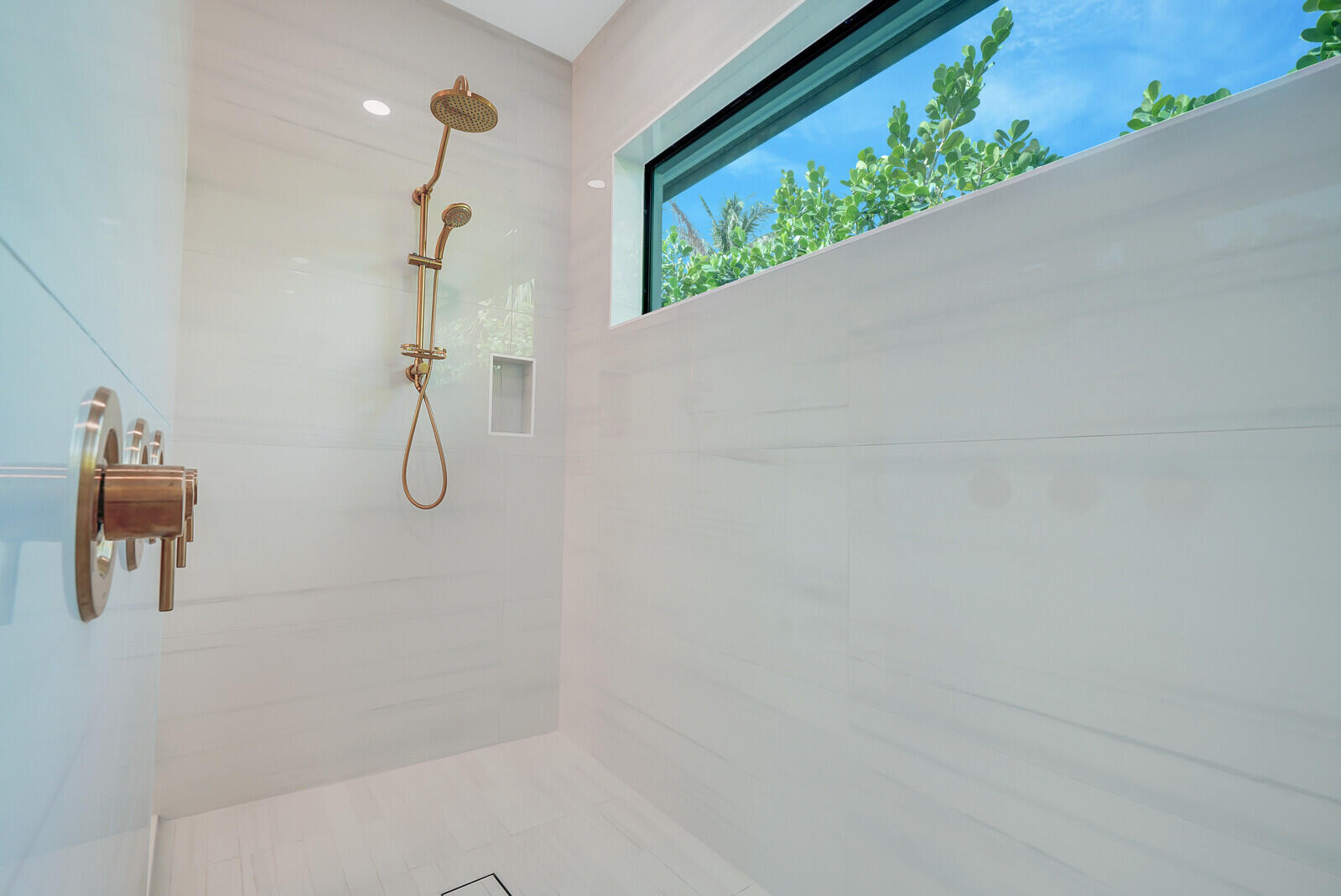 1248 N Harbor Drive Property Photo 33