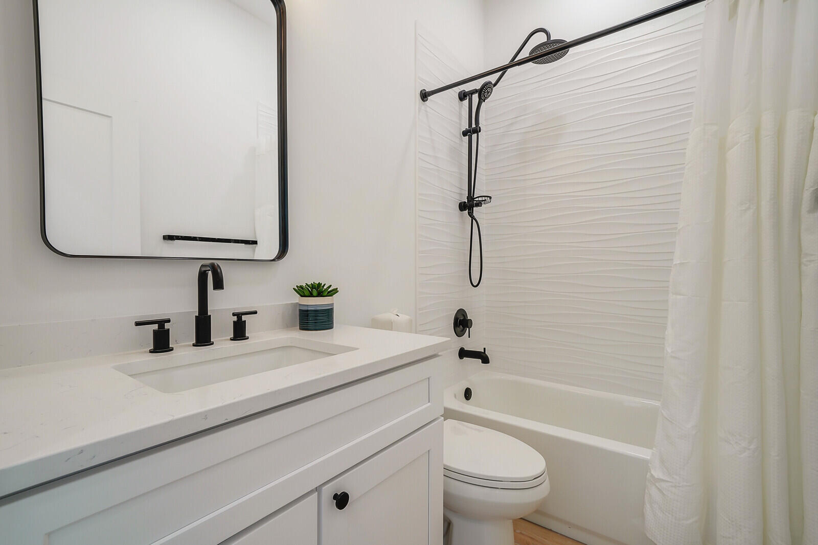 1248 N Harbor Drive Property Photo 42