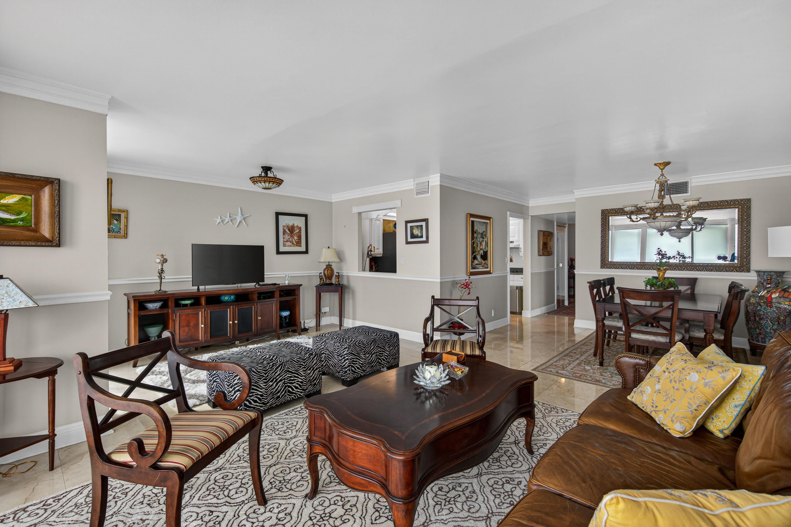 531 N Ocean Boulevard 1811 Property Photo 5